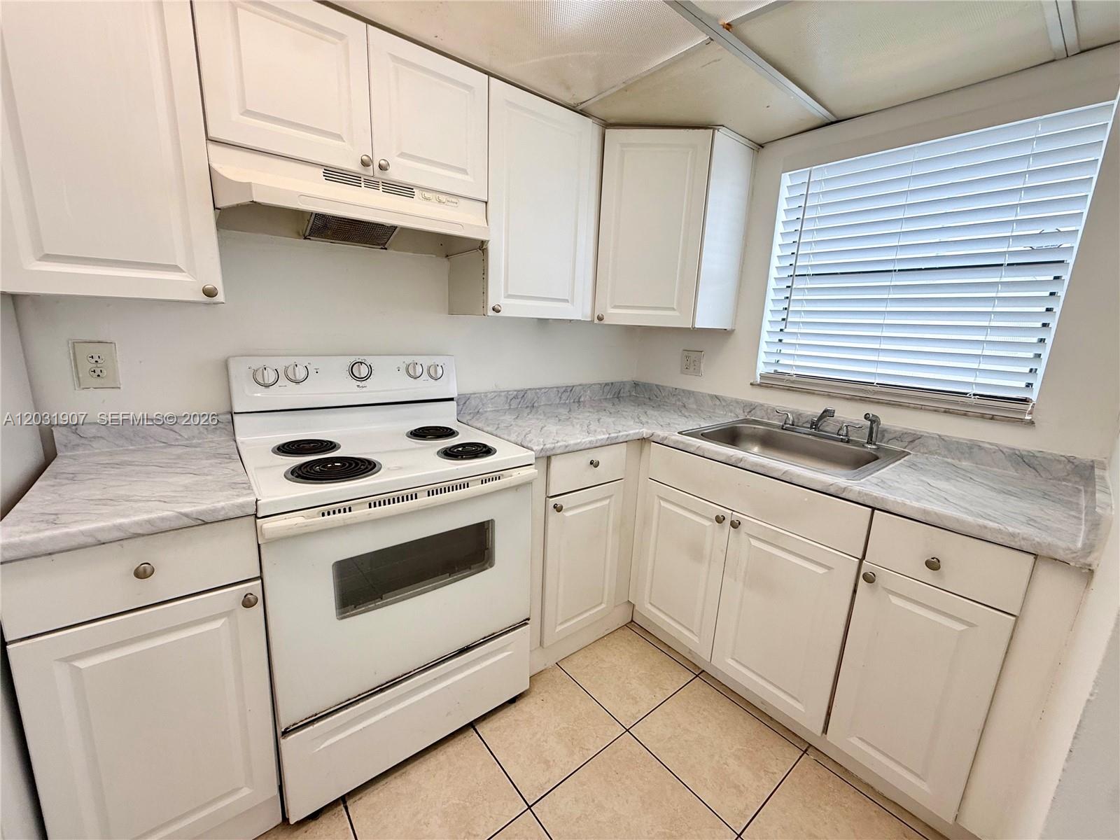 2410 NW 52nd Ave #2410 - 33313 - FL - Lauderhill