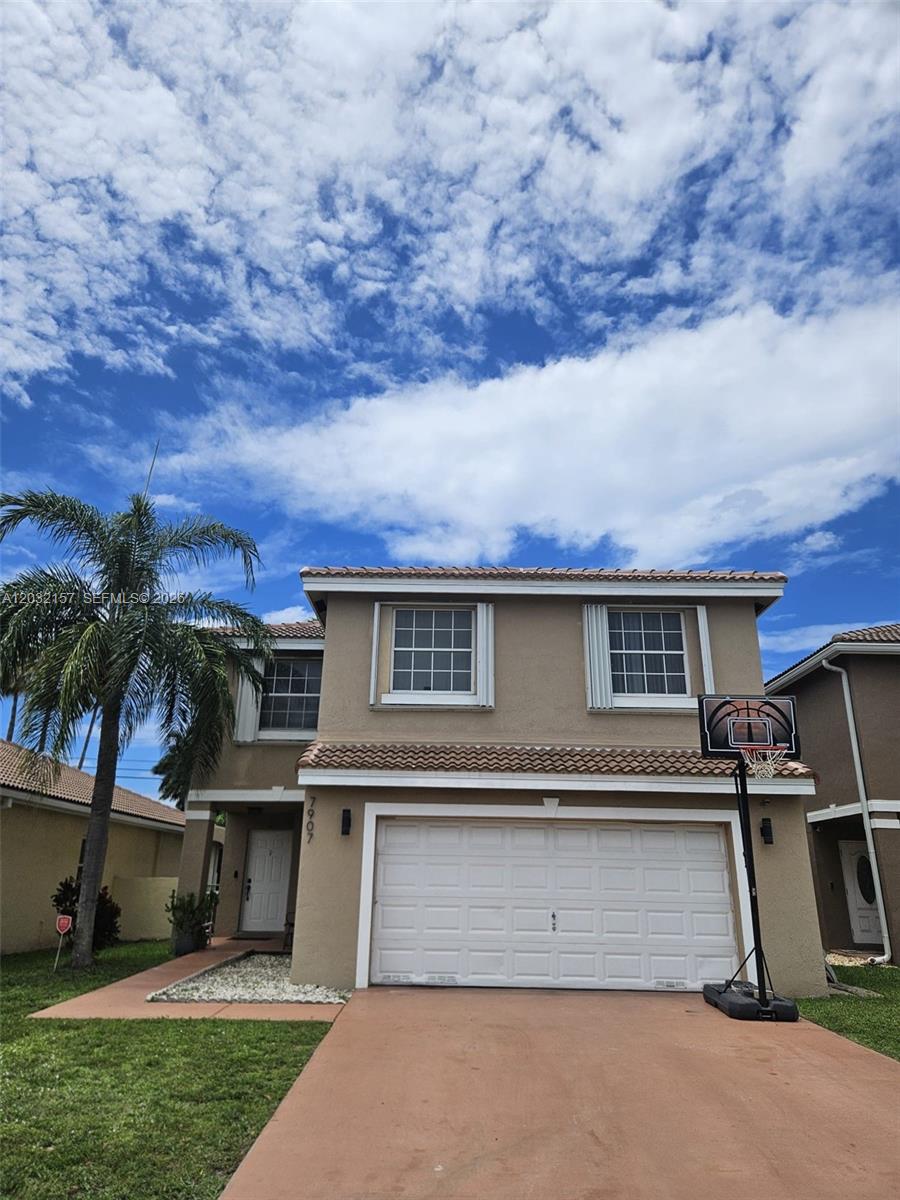 7907 N Silverado Cir