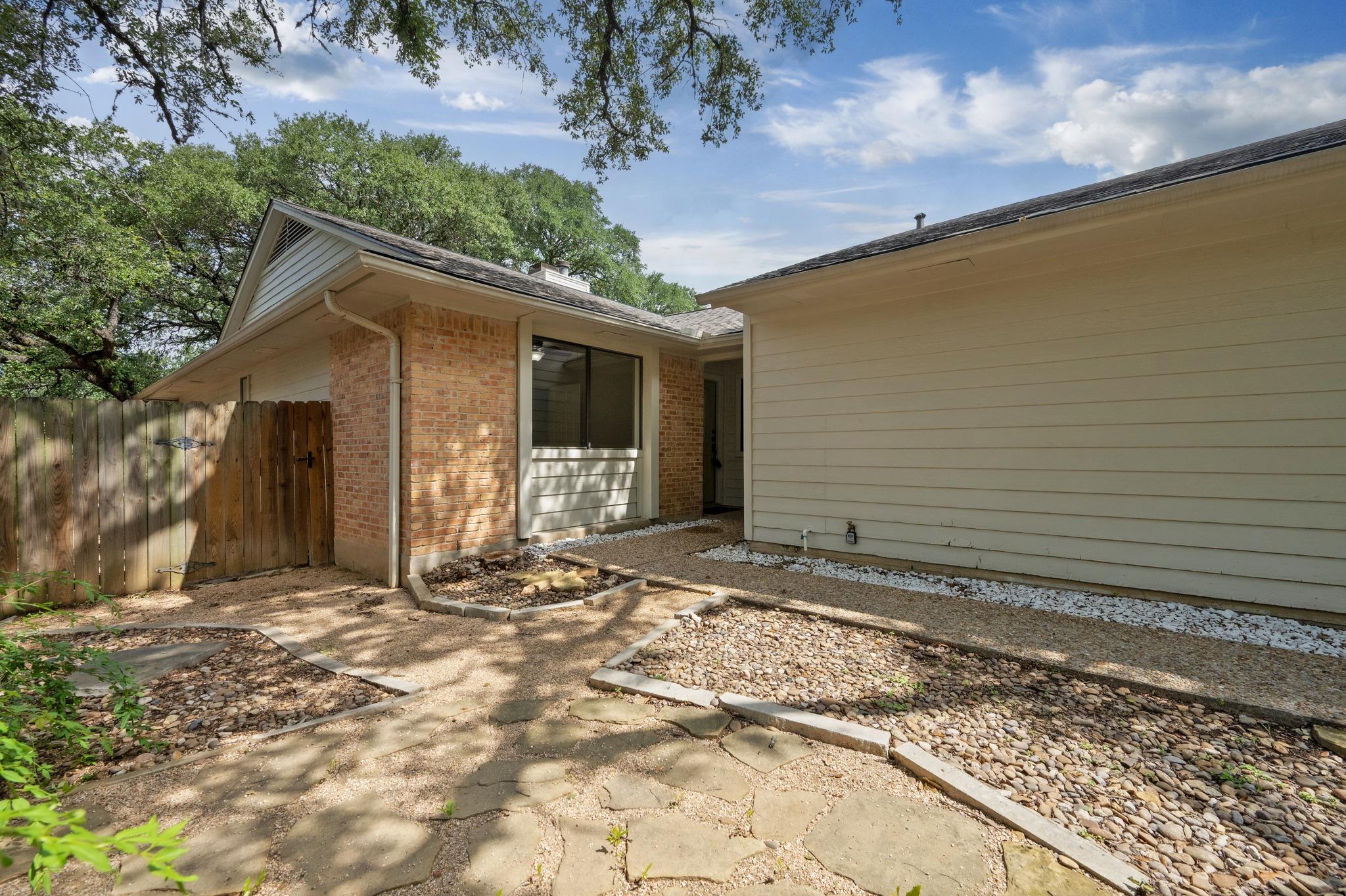 Photo 4 of 8110 Baywood DR # A, Austin TX 78759