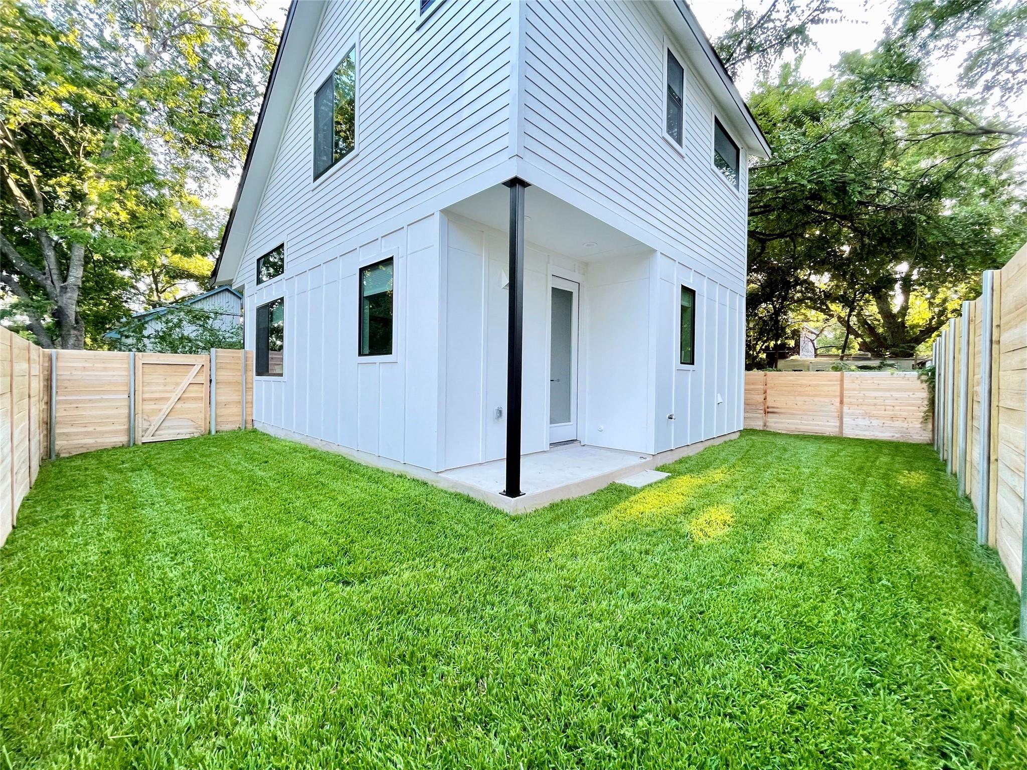 Photo 21 of 2009 Canterbury ST # 2, Austin TX 78702