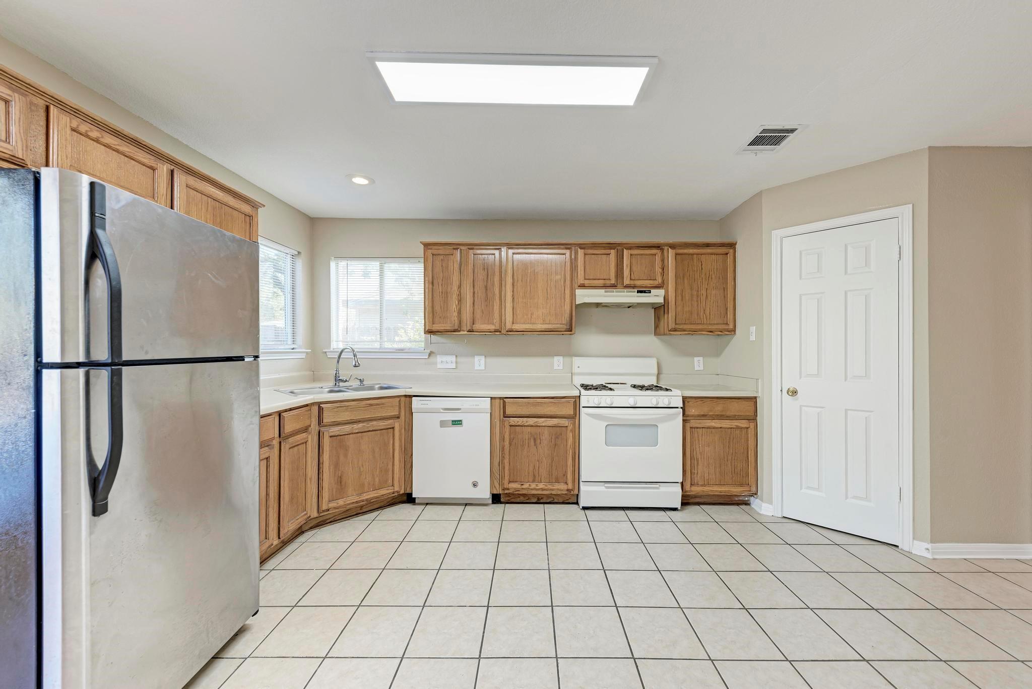 Photo 26 of 2351 Wright CIR, Round Rock TX 78664