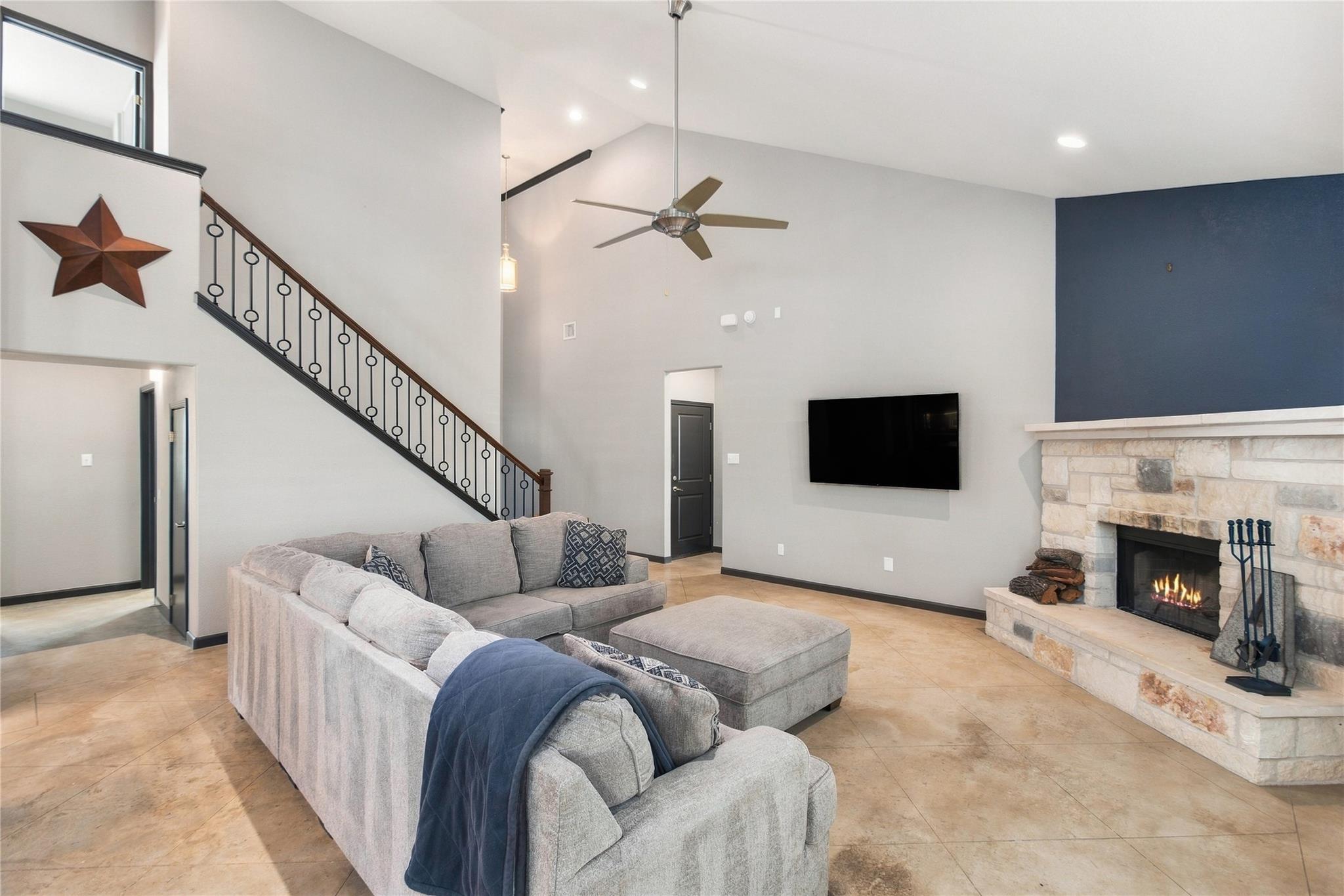Photo 12 of 5206 CREE LN, Austin TX 78734