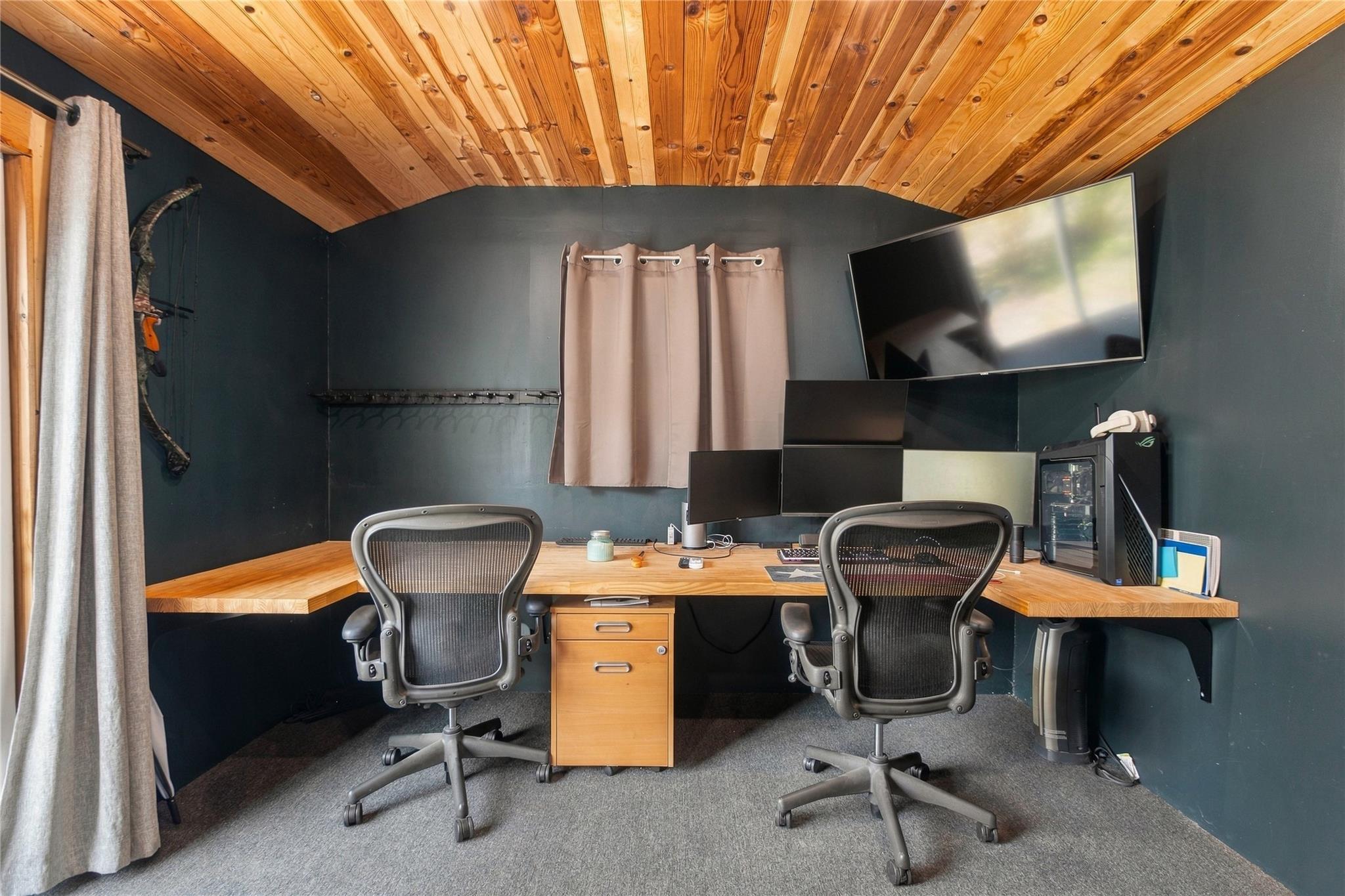 192 SF insulated, air-conditioned building with electricity and cable wiring—ideal for a private office, gym, studio or hobby space.