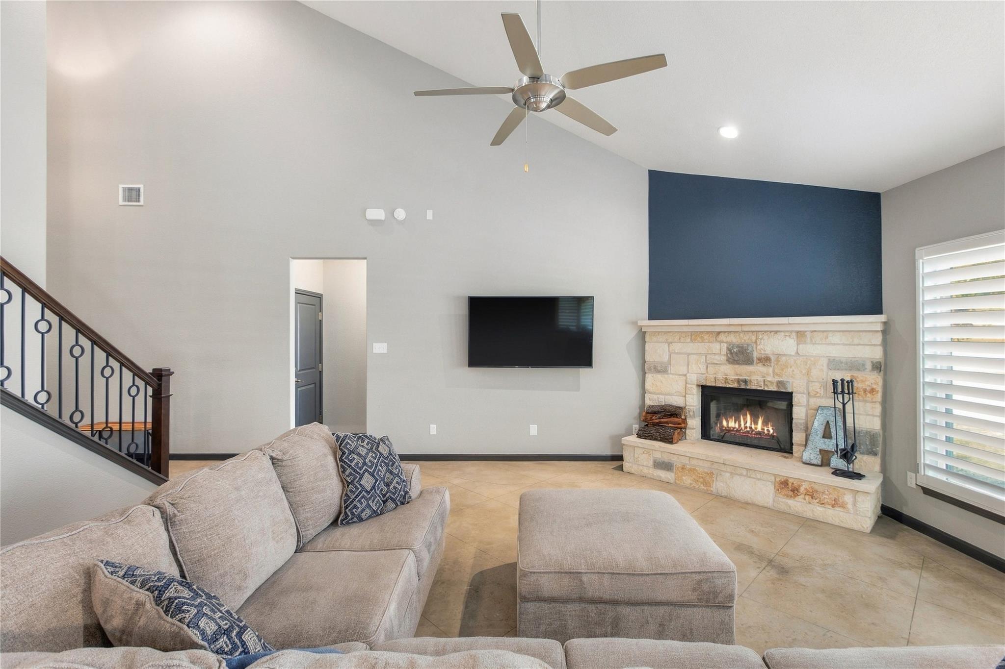 Photo 11 of 5206 CREE LN, Austin TX 78734