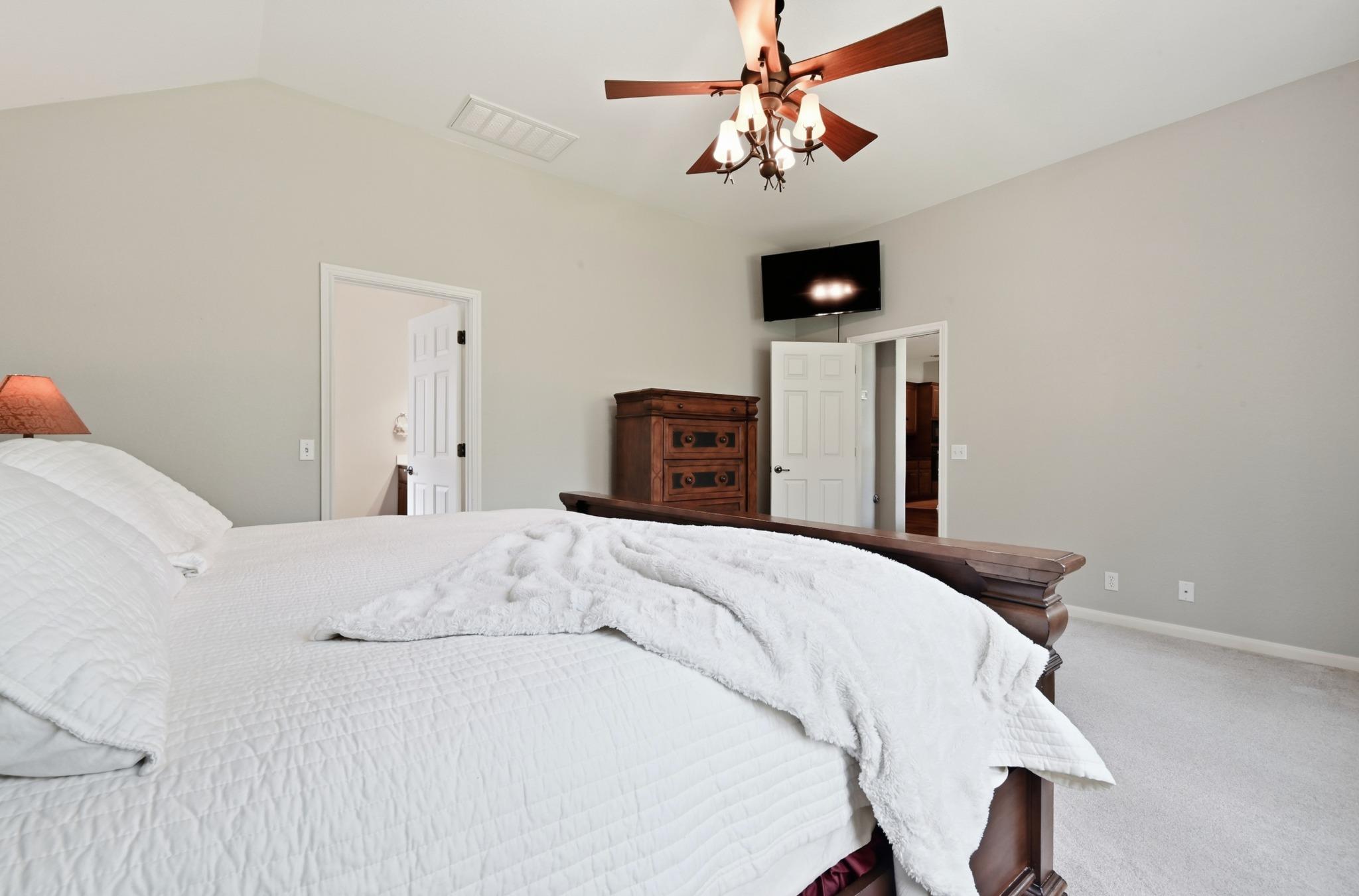 6413 York Bridge CIR, Austin TX 78749