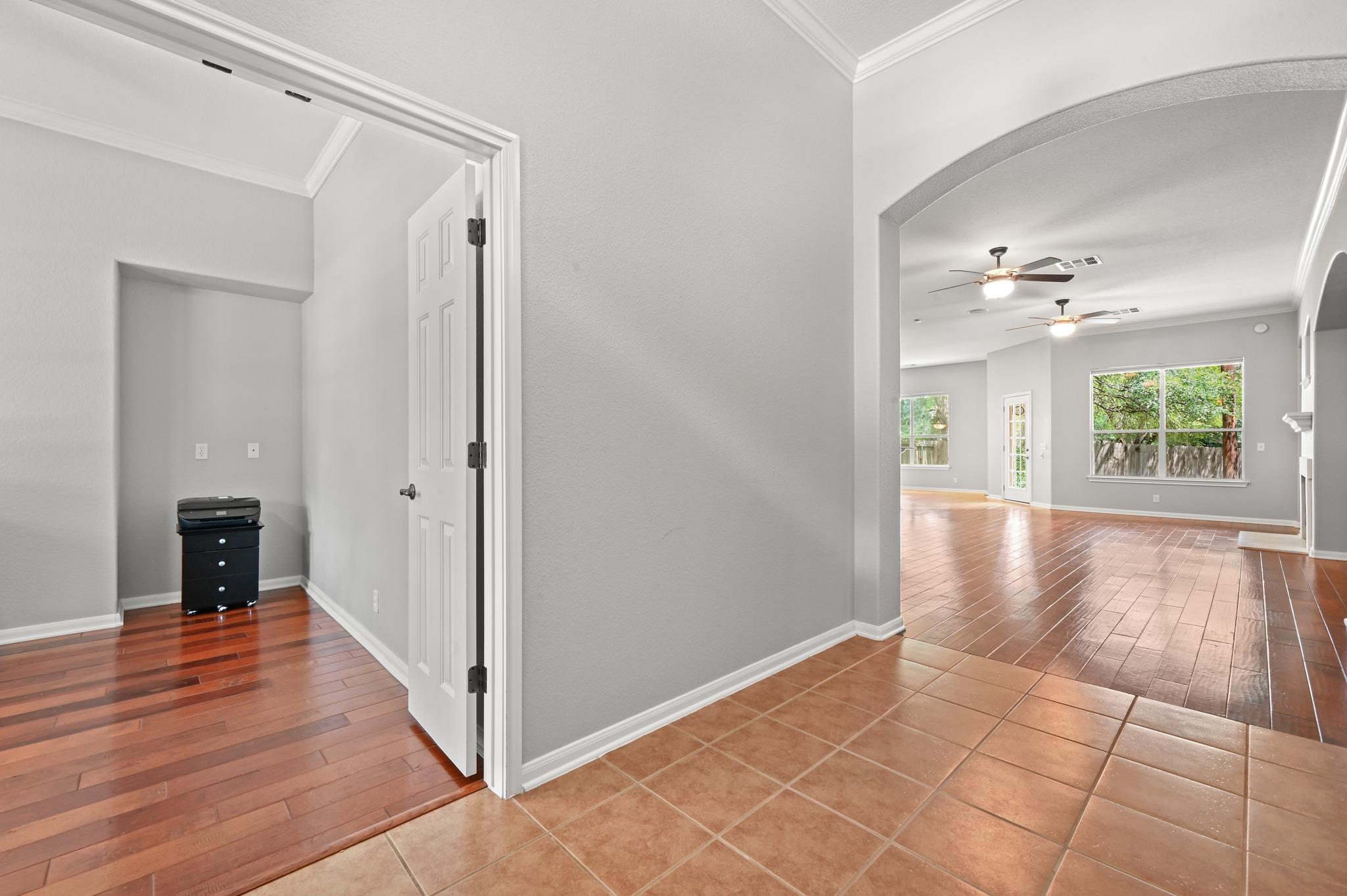 6413 York Bridge CIR, Austin TX 78749