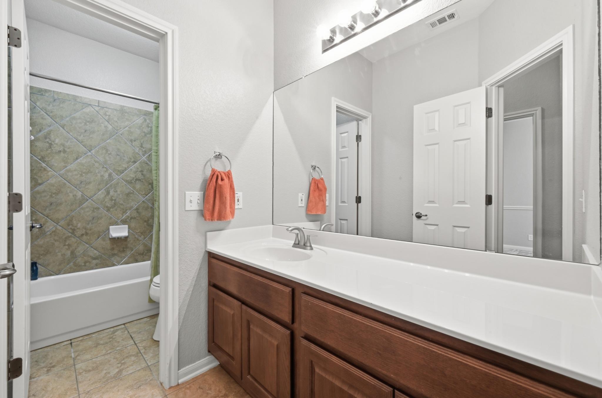 6413 York Bridge CIR, Austin TX 78749