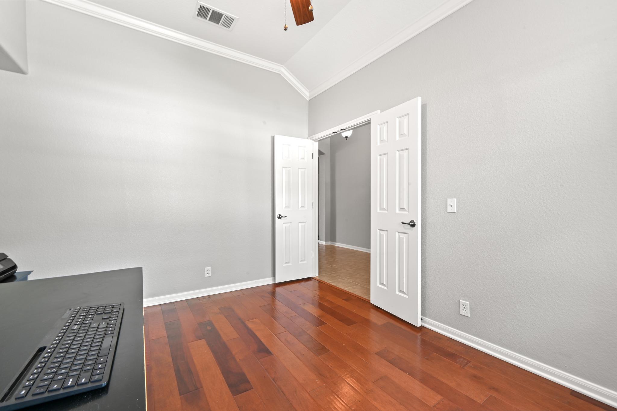 6413 York Bridge CIR, Austin TX 78749