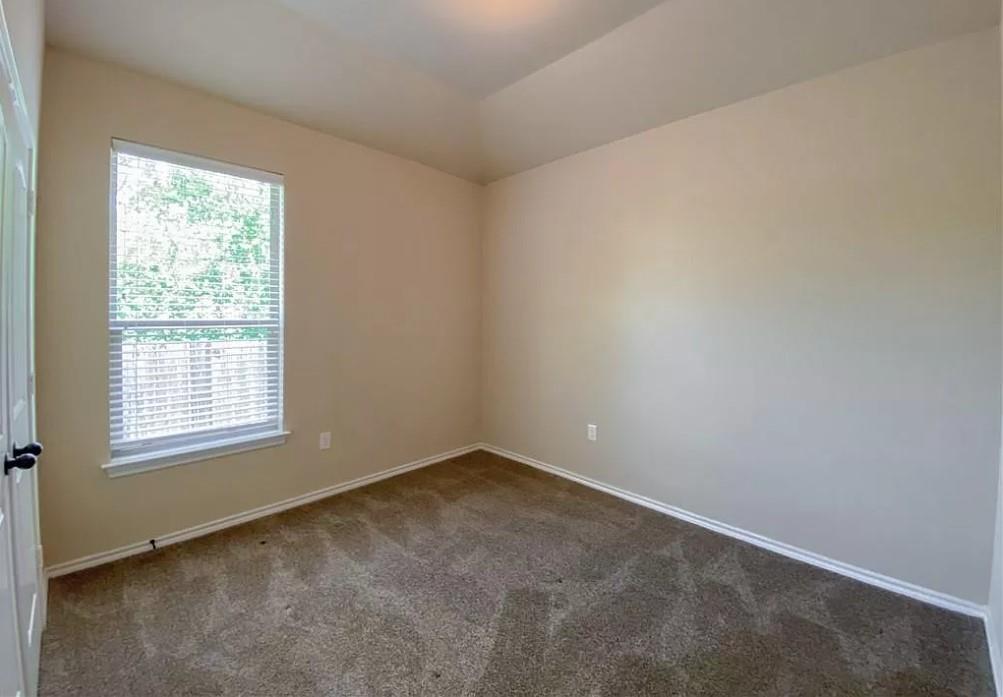 Photo 9 of 137 Creekside Villa DR, Kyle TX 78640