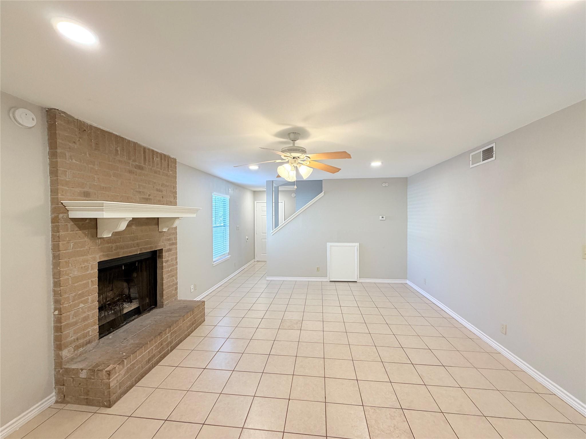 Photo 3 of 8806 Cainwood LN # B, Austin TX 78729