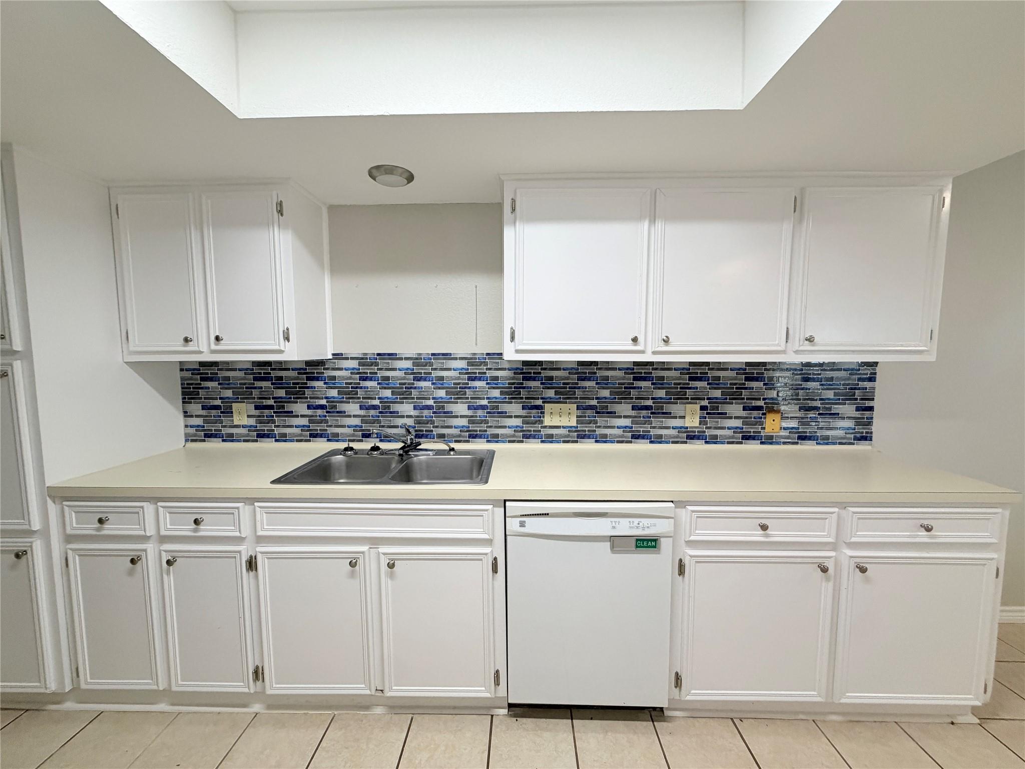 Photo 11 of 8806 Cainwood LN # B, Austin TX 78729