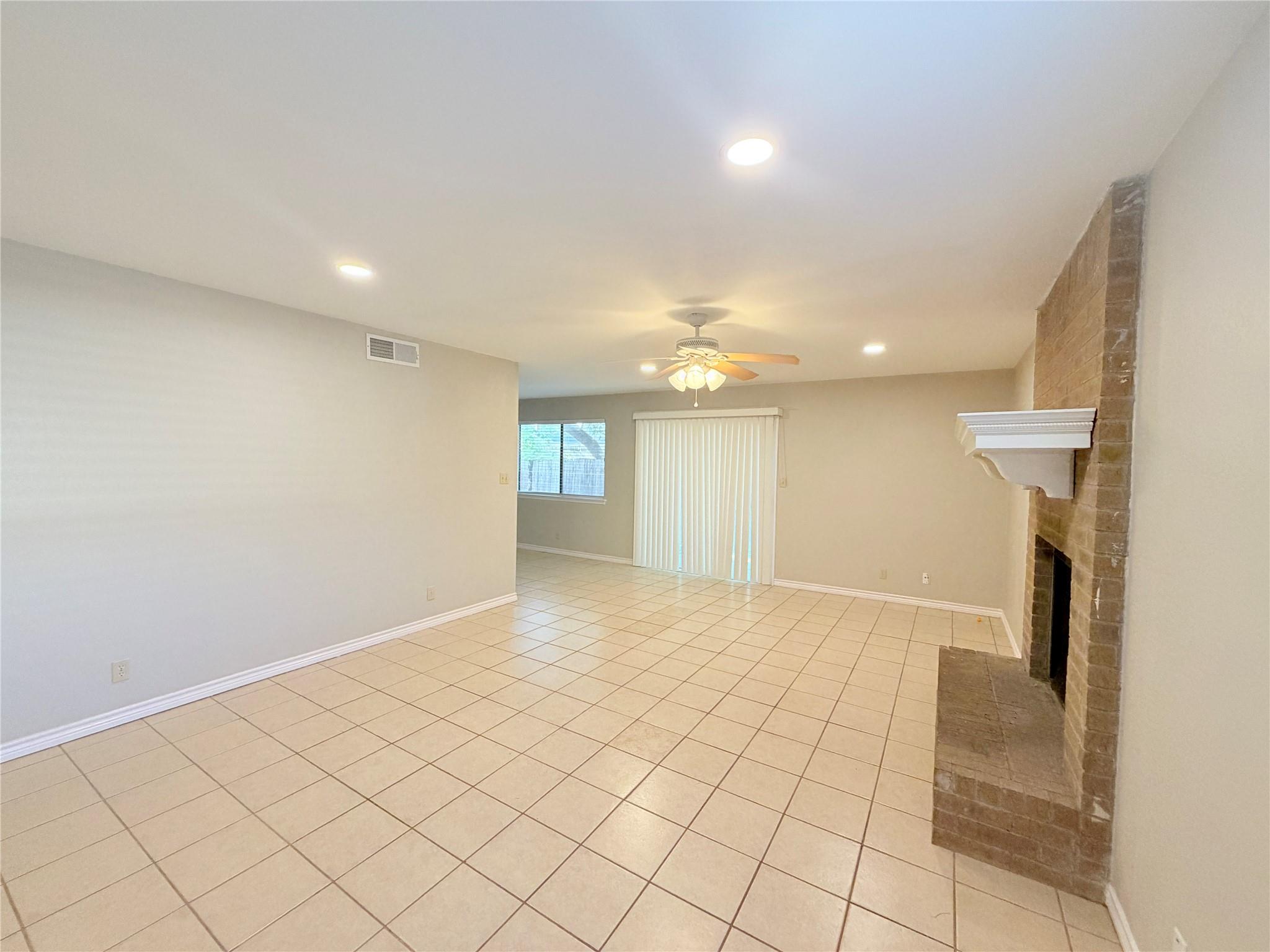 Photo 4 of 8806 Cainwood LN # B, Austin TX 78729