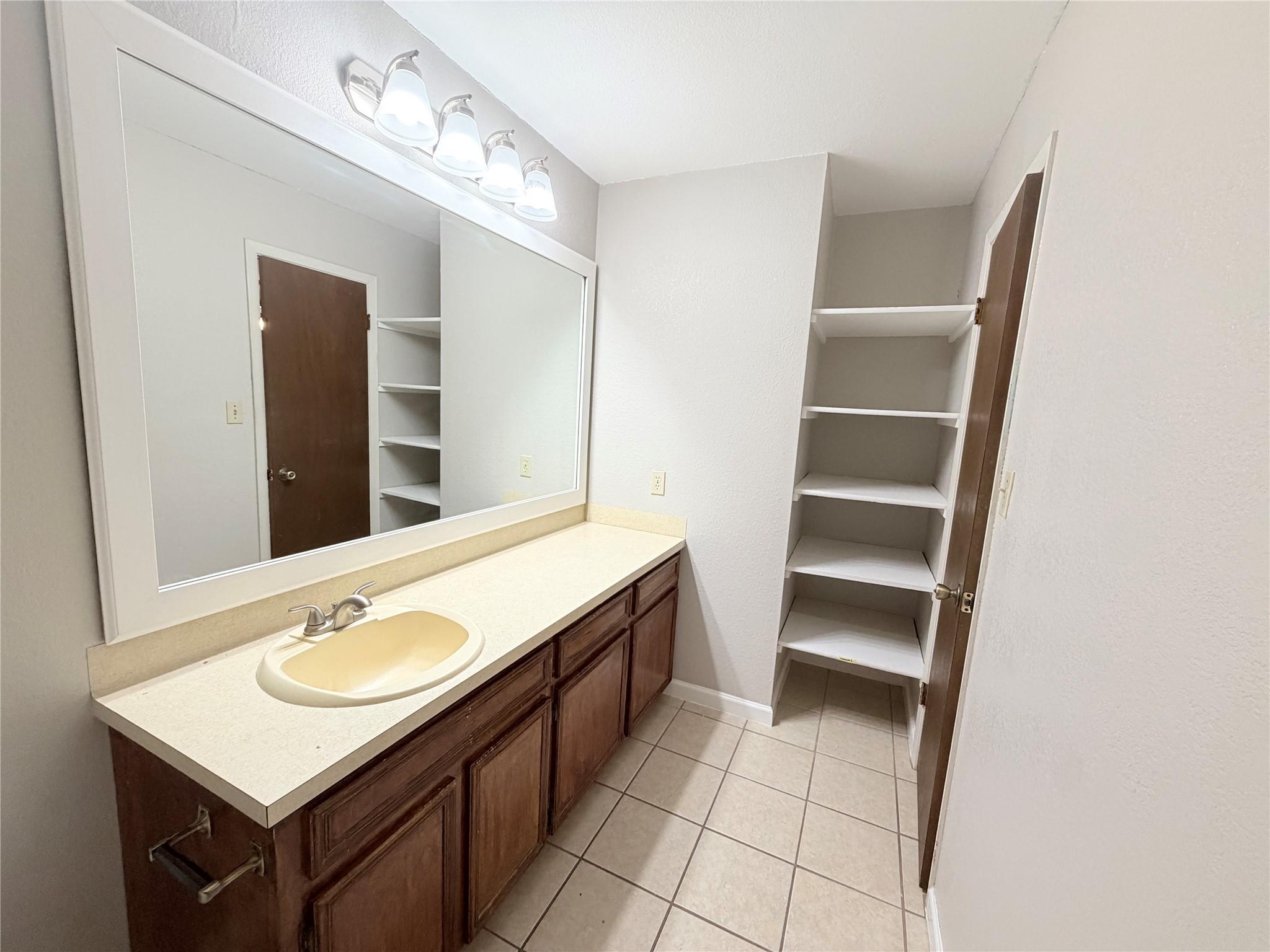 Photo 25 of 8806 Cainwood LN # B, Austin TX 78729