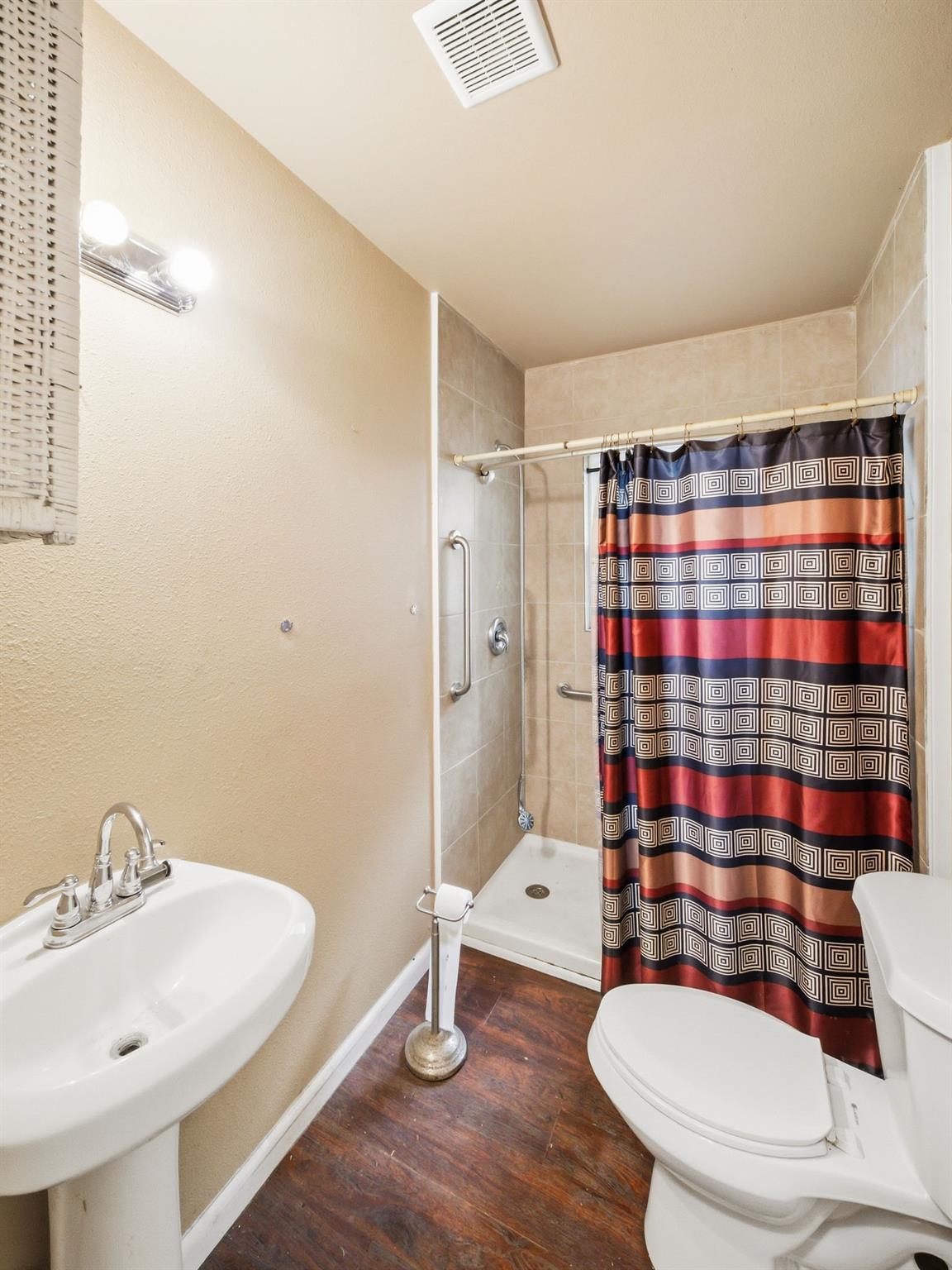 1507 1/2 Holly ST, Austin TX 78702