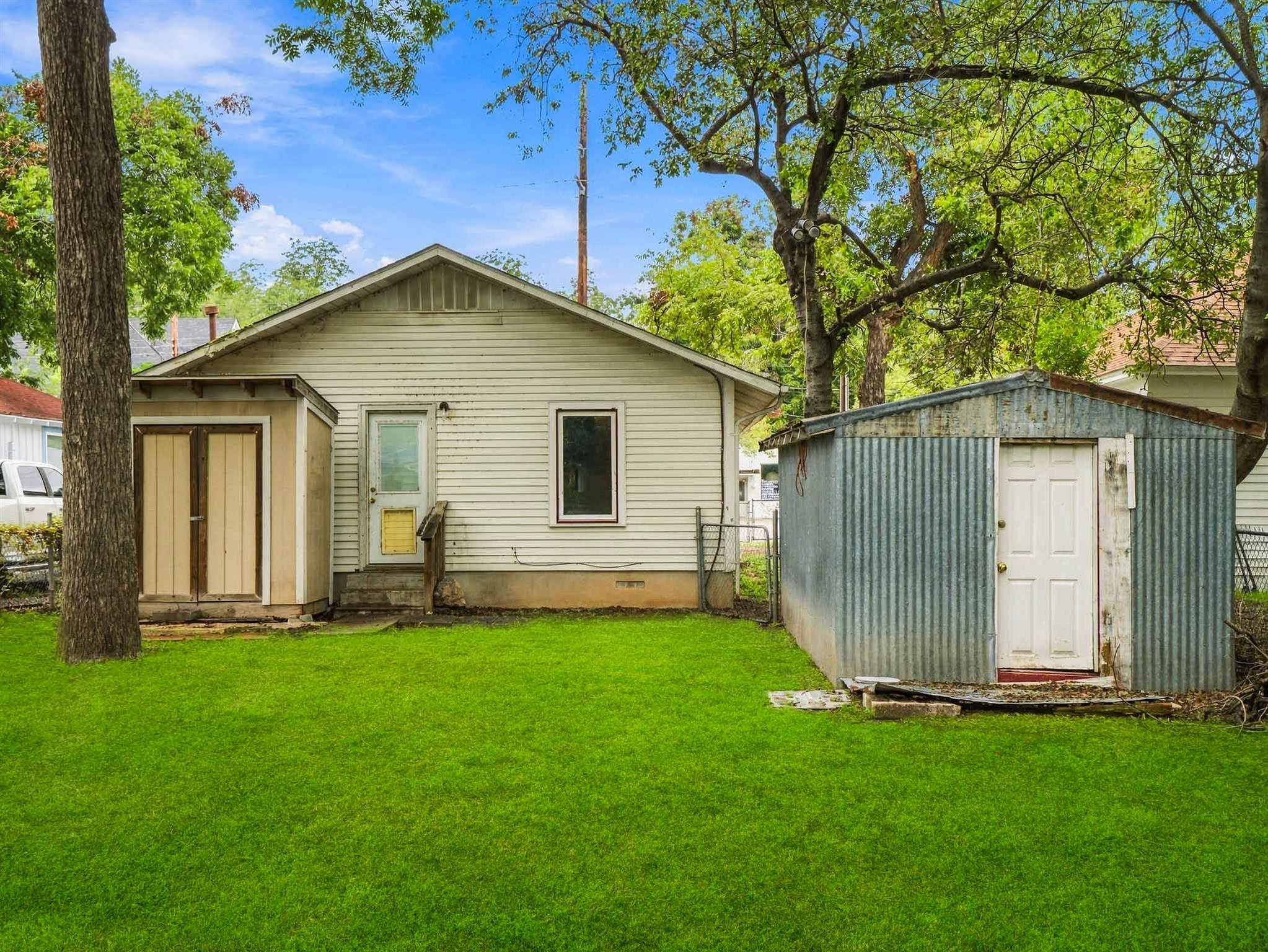 1507 1/2 Holly ST, Austin TX 78702