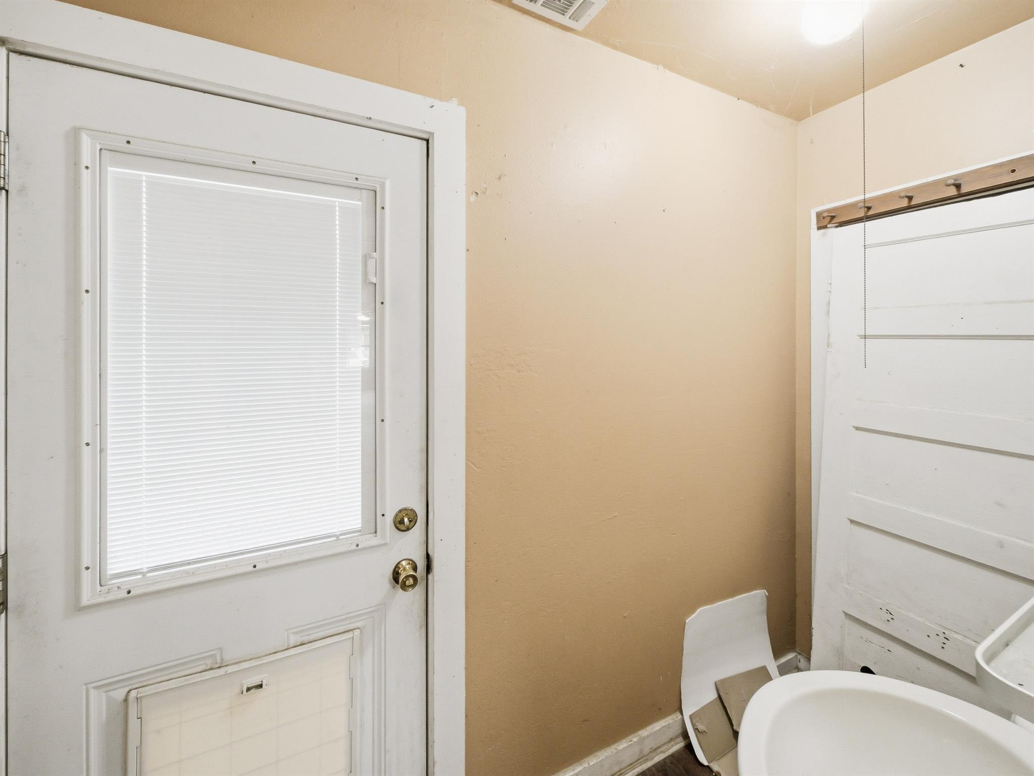 1507 1/2 Holly ST, Austin TX 78702