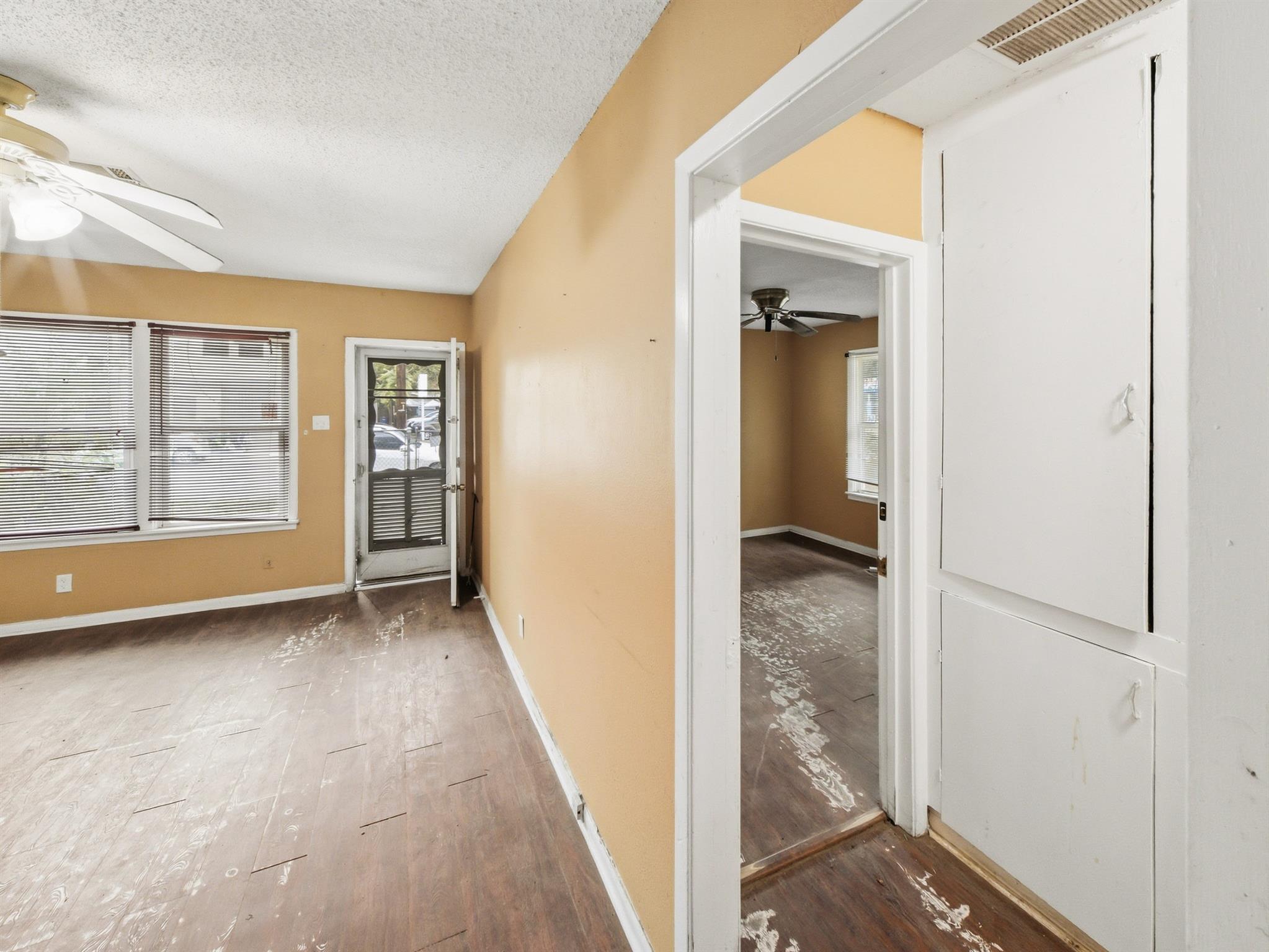 1507 1/2 Holly ST, Austin TX 78702