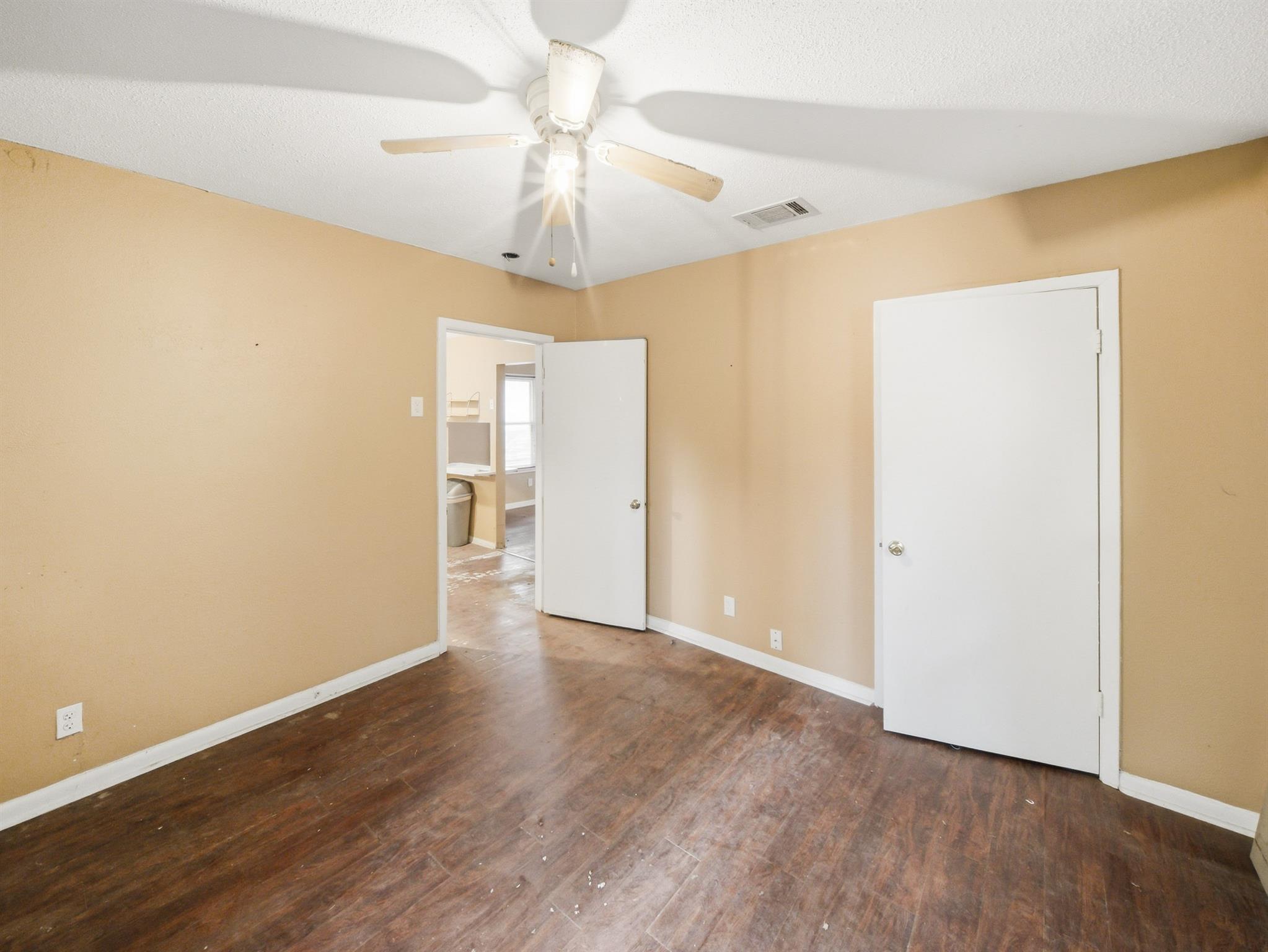 1507 1/2 Holly ST, Austin TX 78702