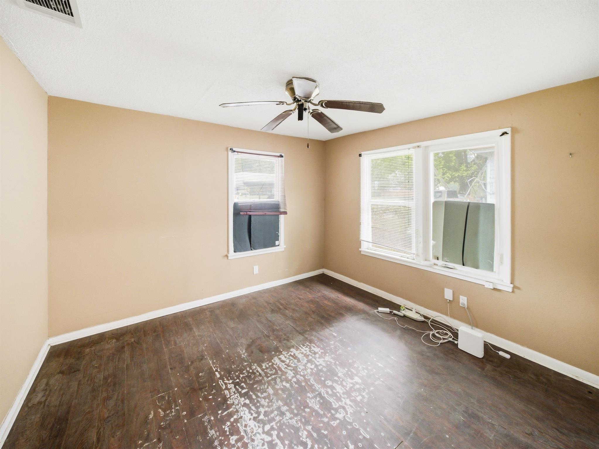 1507 1/2 Holly ST, Austin TX 78702