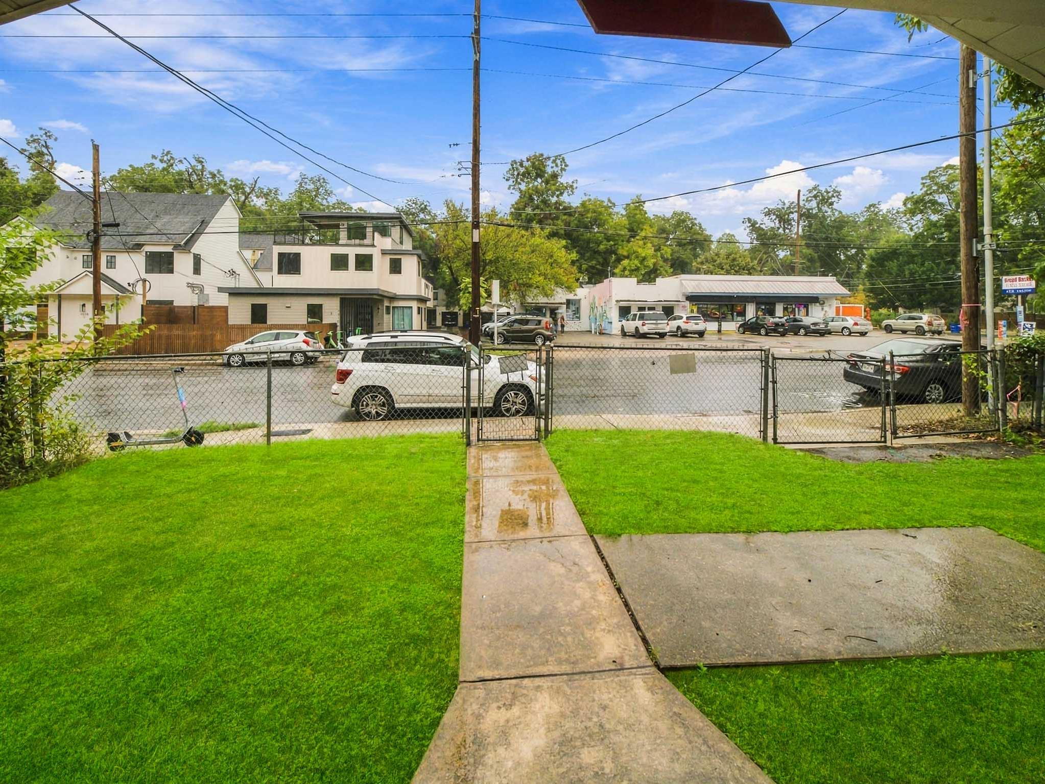 1507 1/2 Holly ST, Austin TX 78702