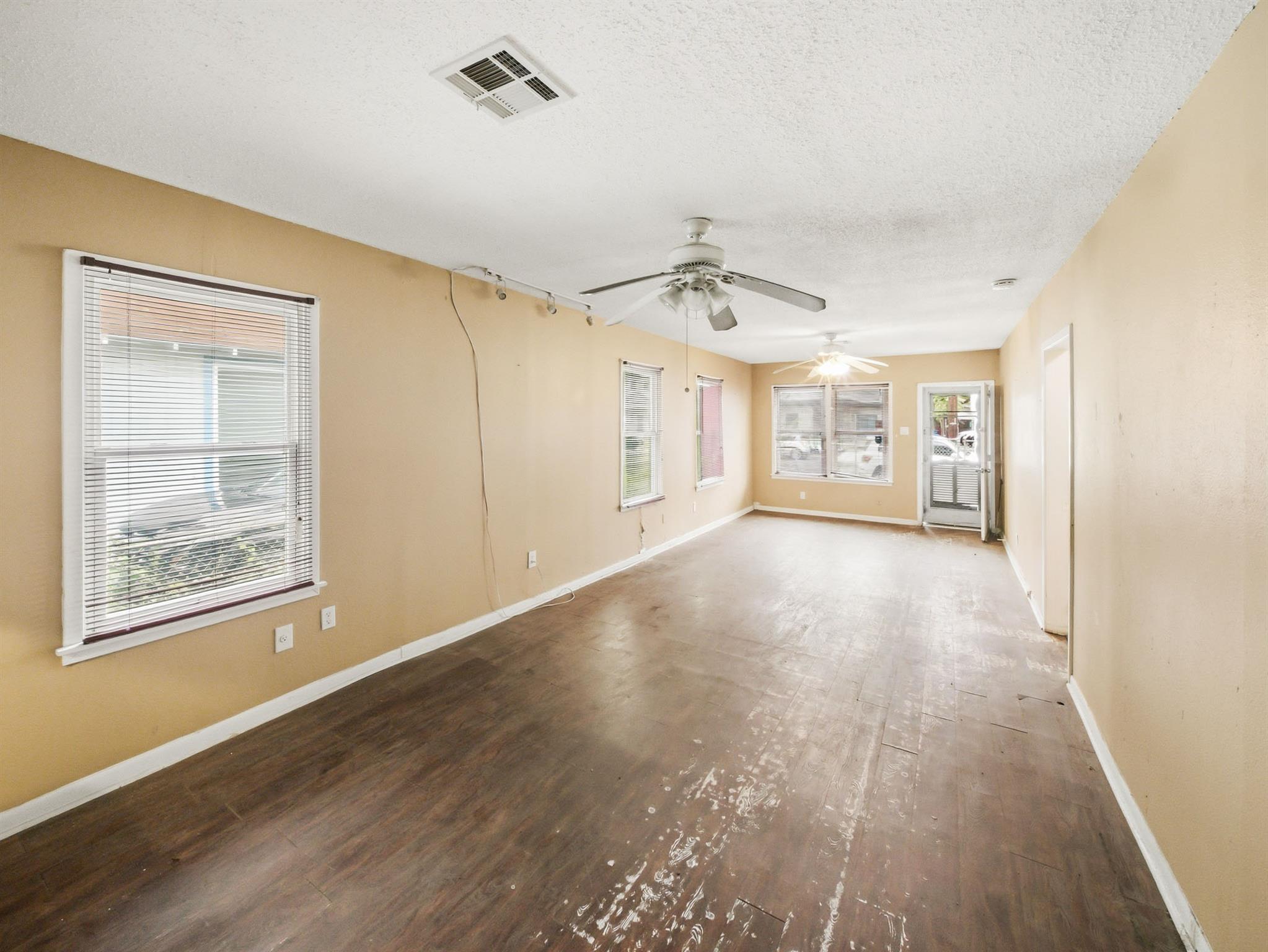 1507 1/2 Holly ST, Austin TX 78702
