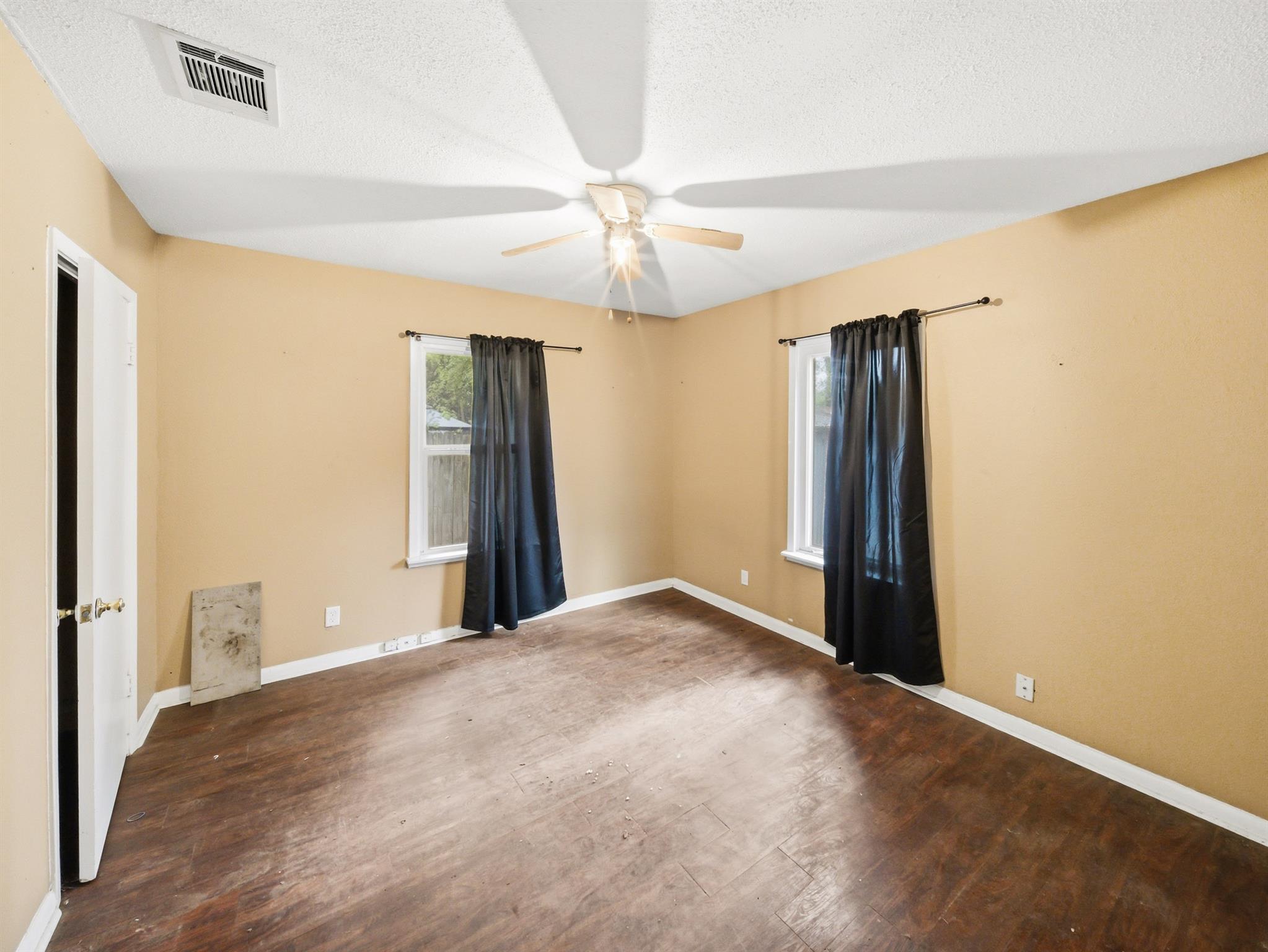 1507 1/2 Holly ST, Austin TX 78702
