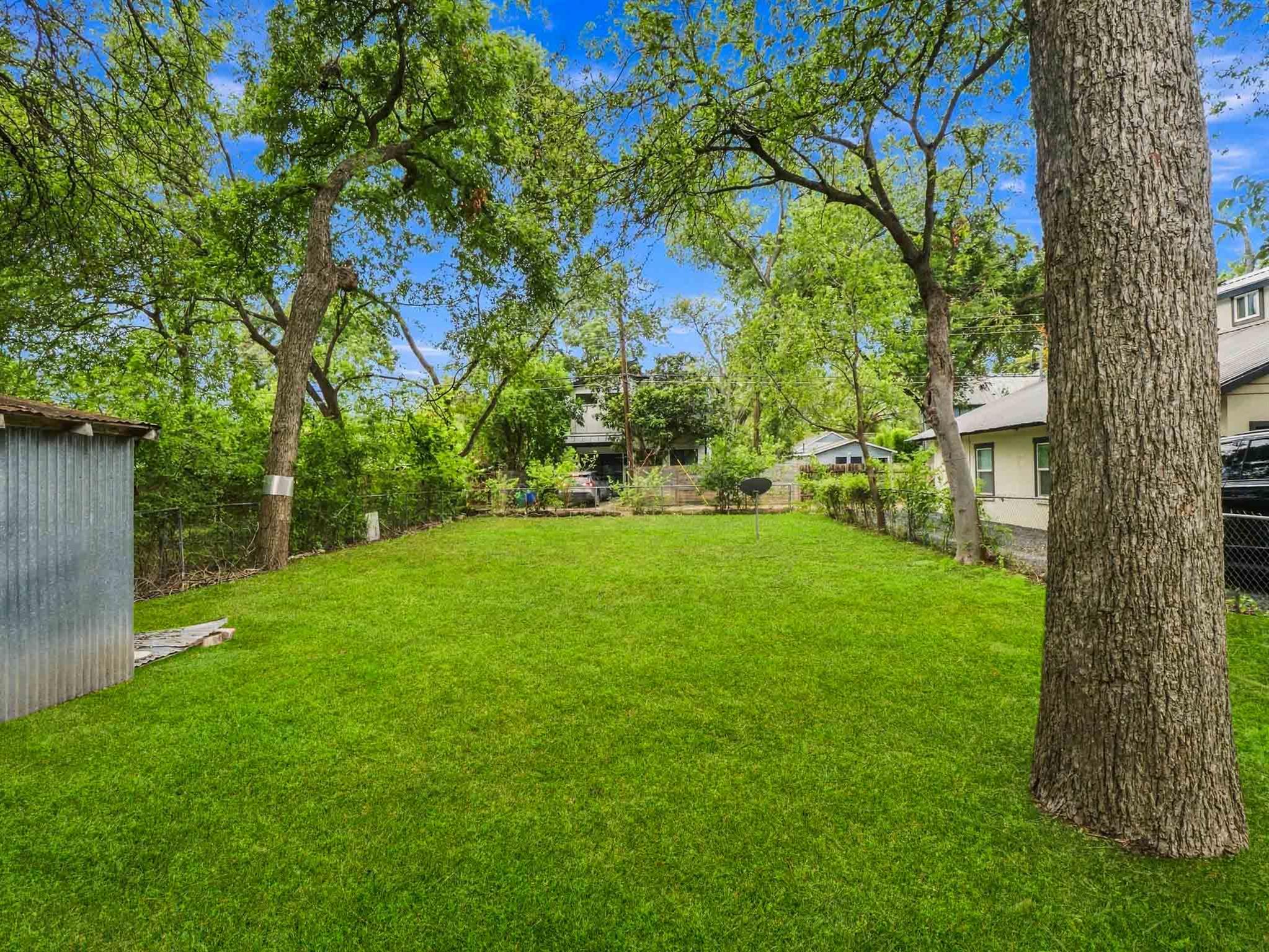 1507 1/2 Holly ST, Austin TX 78702