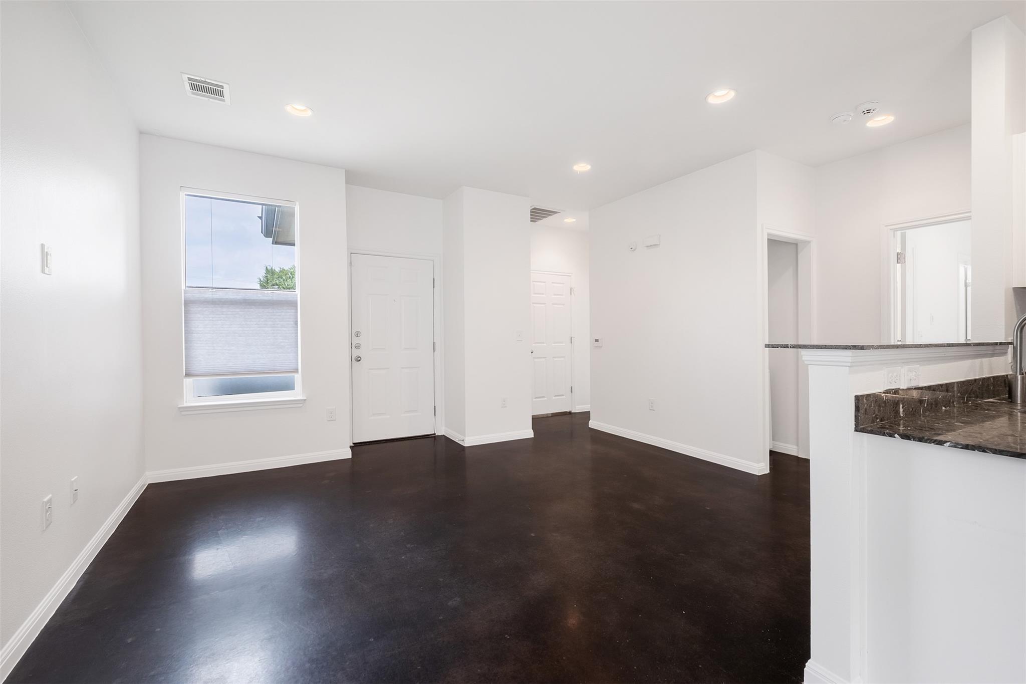 6404 Carson RDG # B, Austin TX 78741