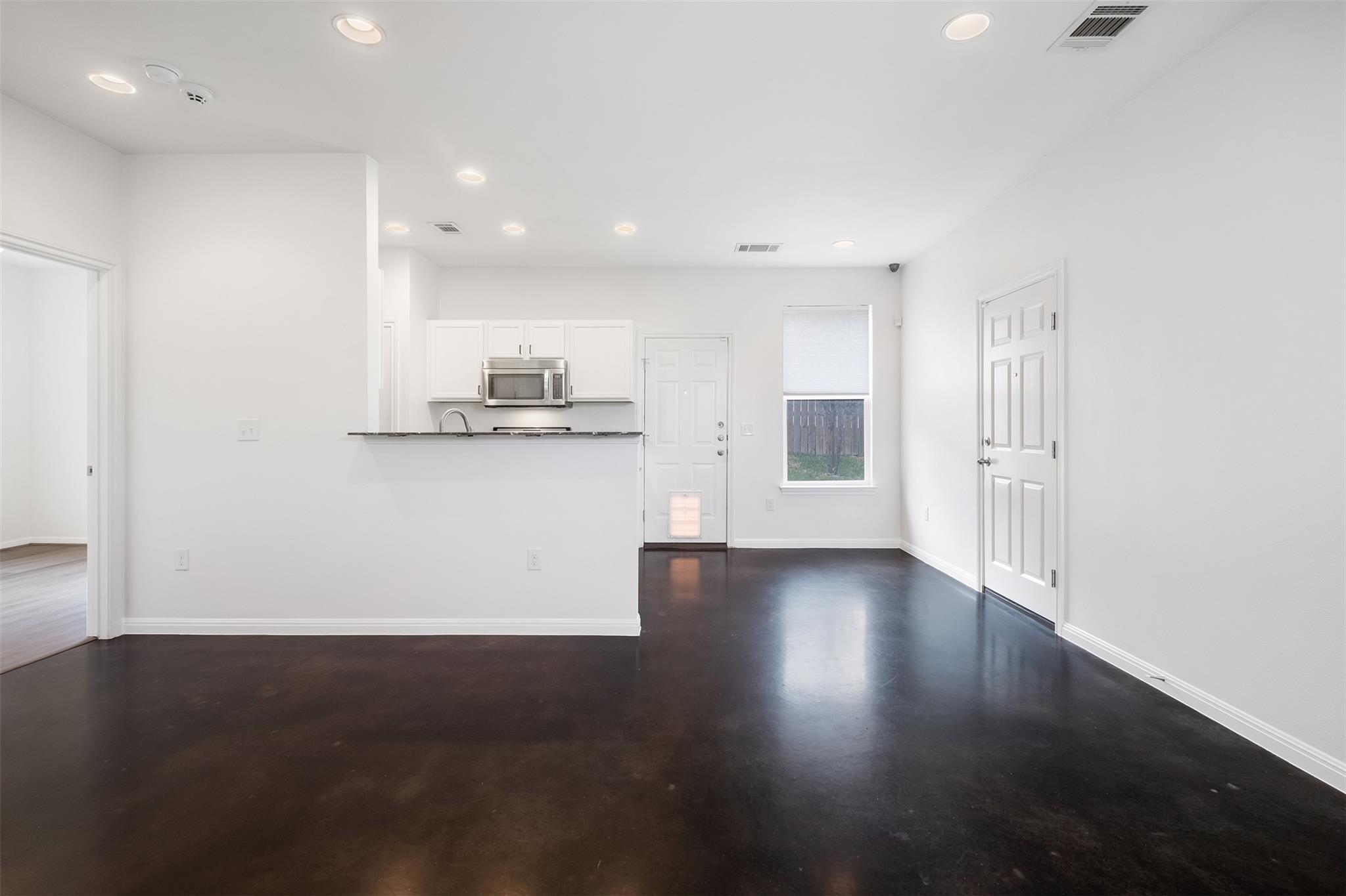 6404 Carson RDG # B, Austin TX 78741
