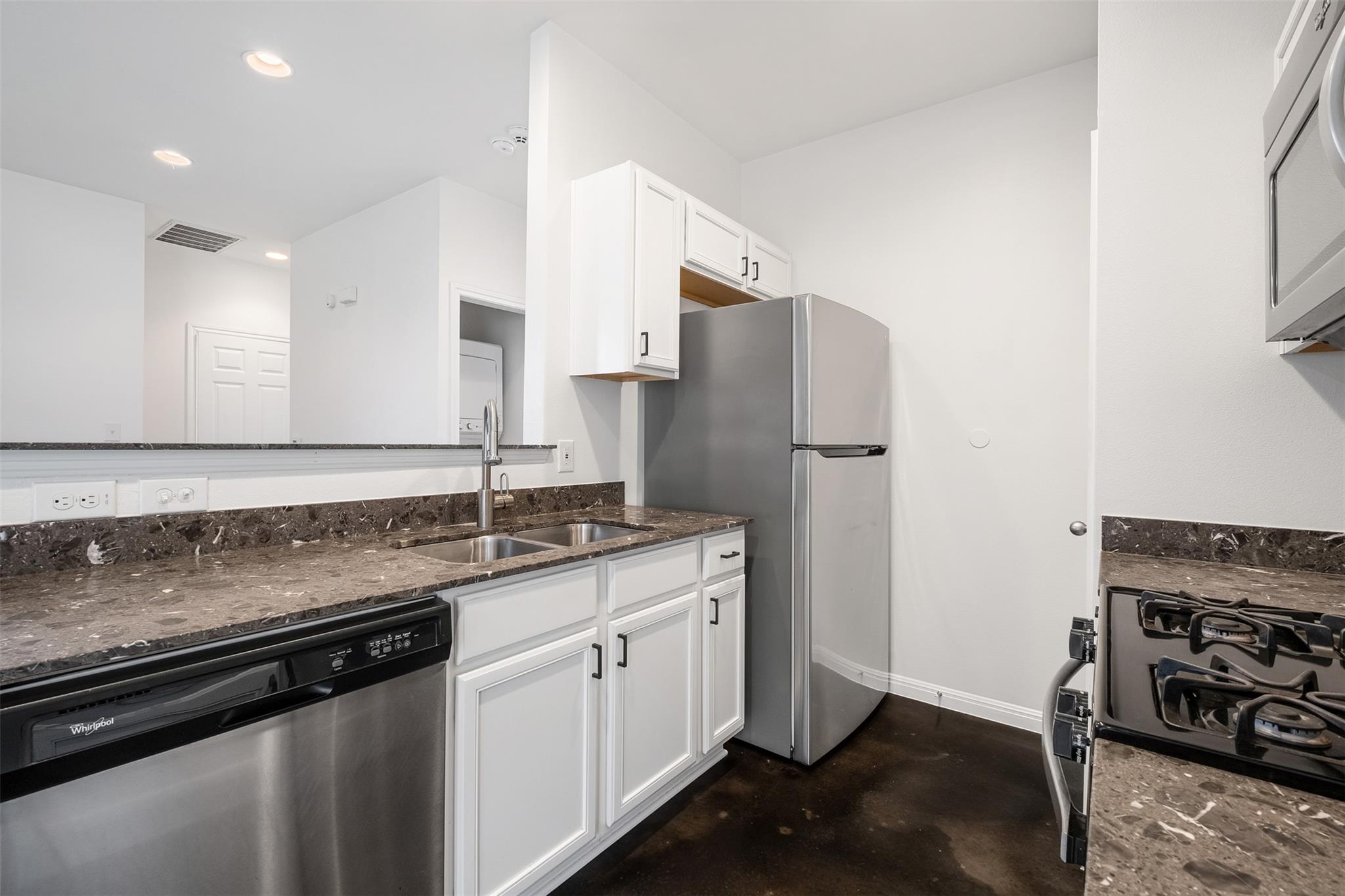 6404 Carson RDG # B, Austin TX 78741