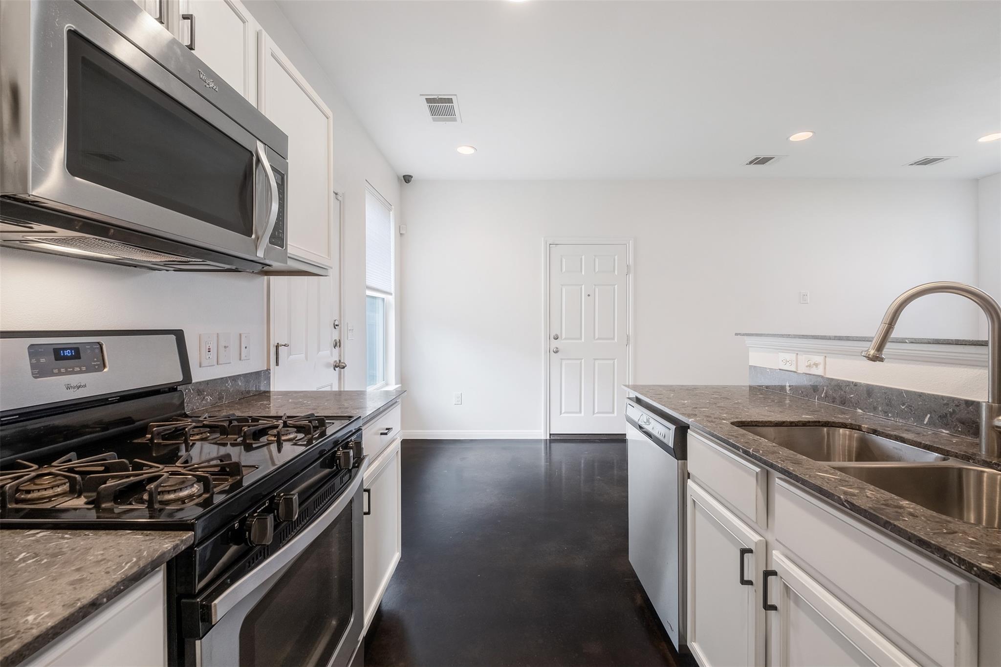 6404 Carson RDG # B, Austin TX 78741