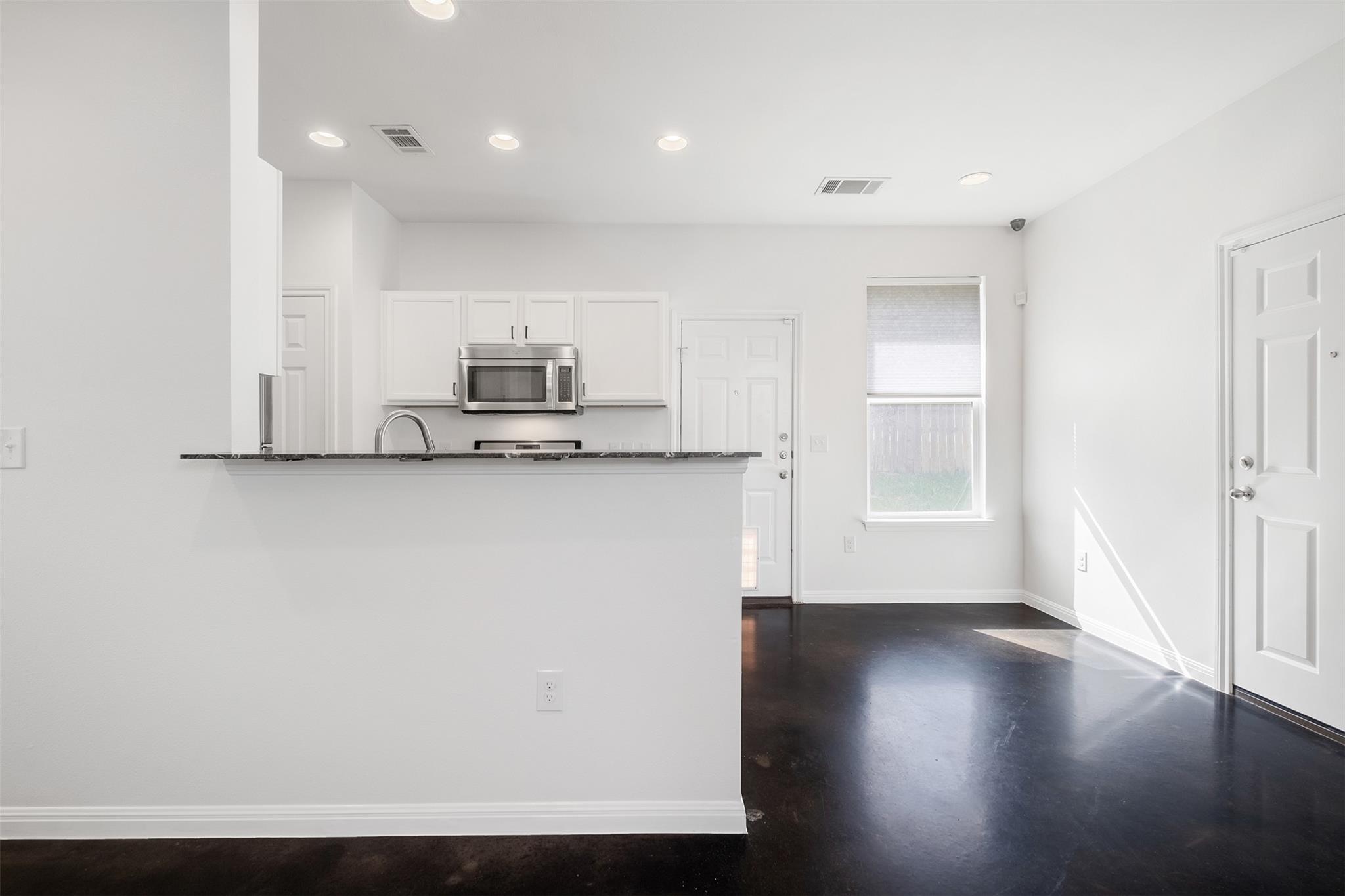 6404 Carson RDG # B, Austin TX 78741