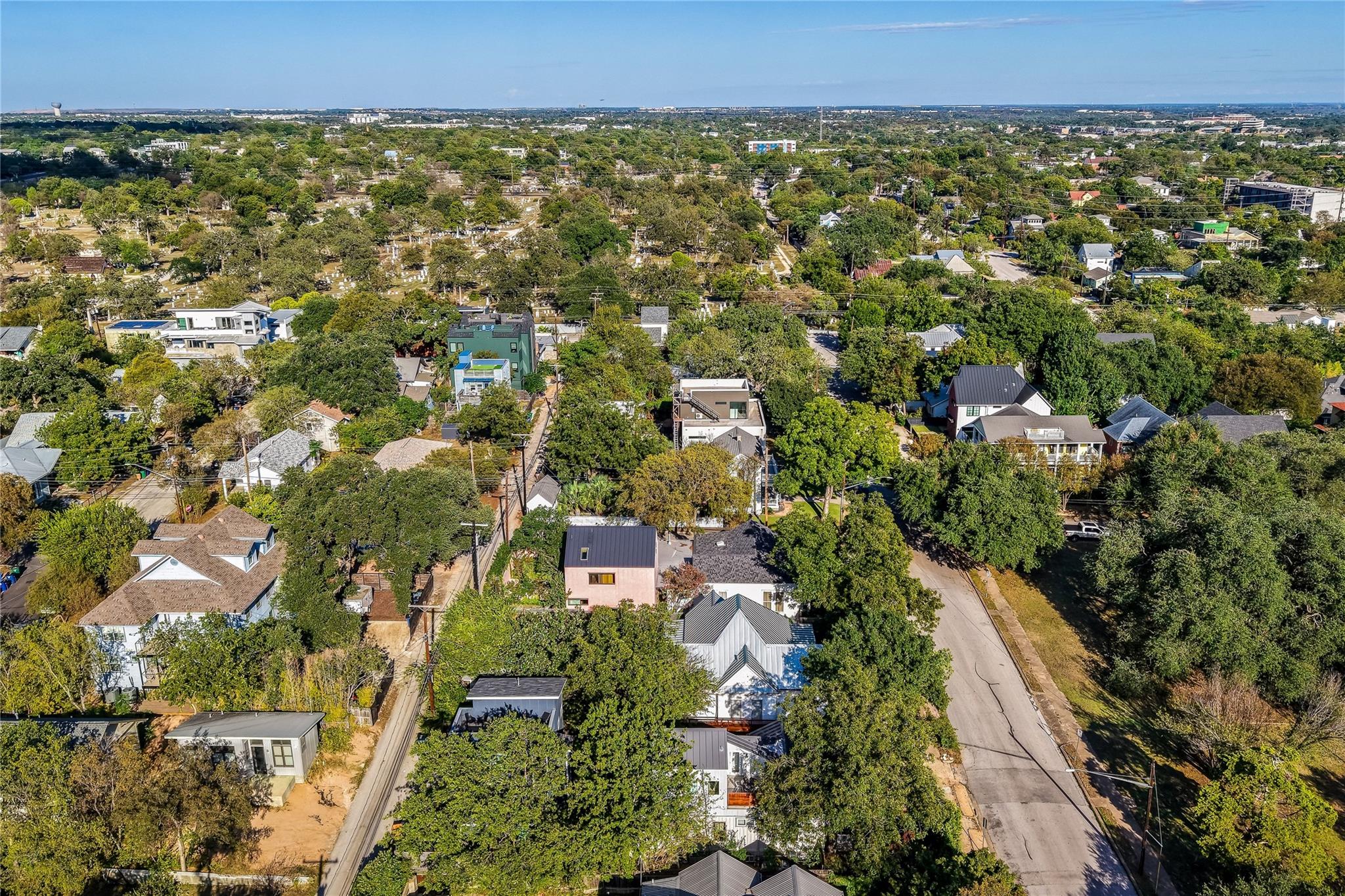 906 E 14th ST # A, Austin TX 78702