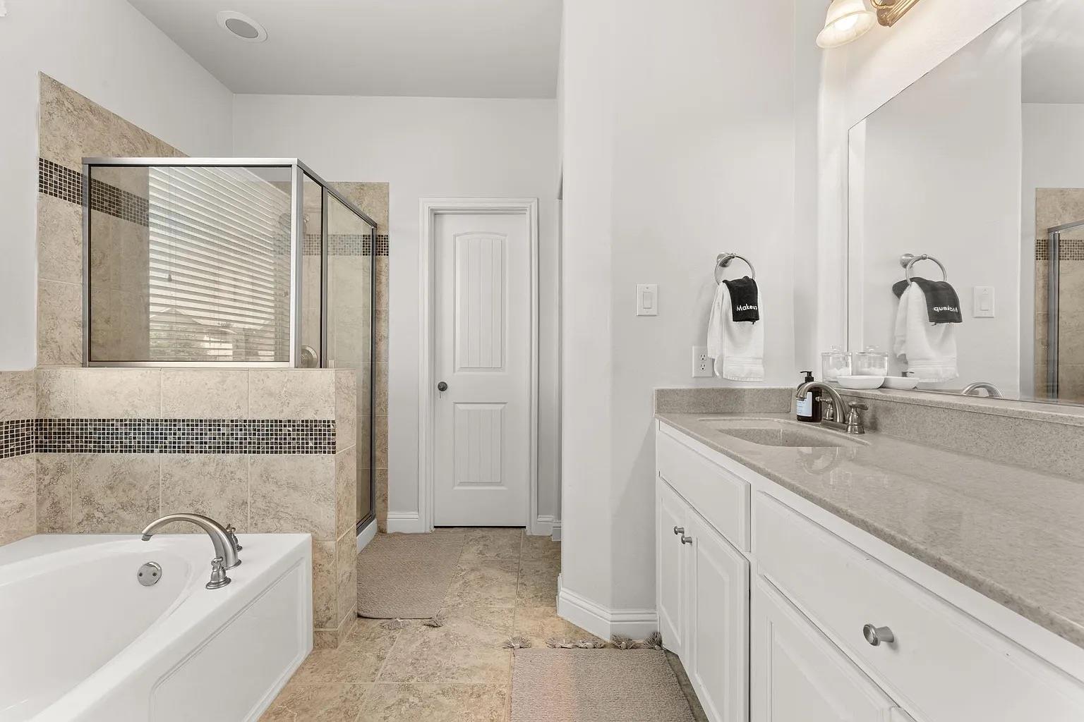 11005 Desert Willow LOOP, Austin TX 78748