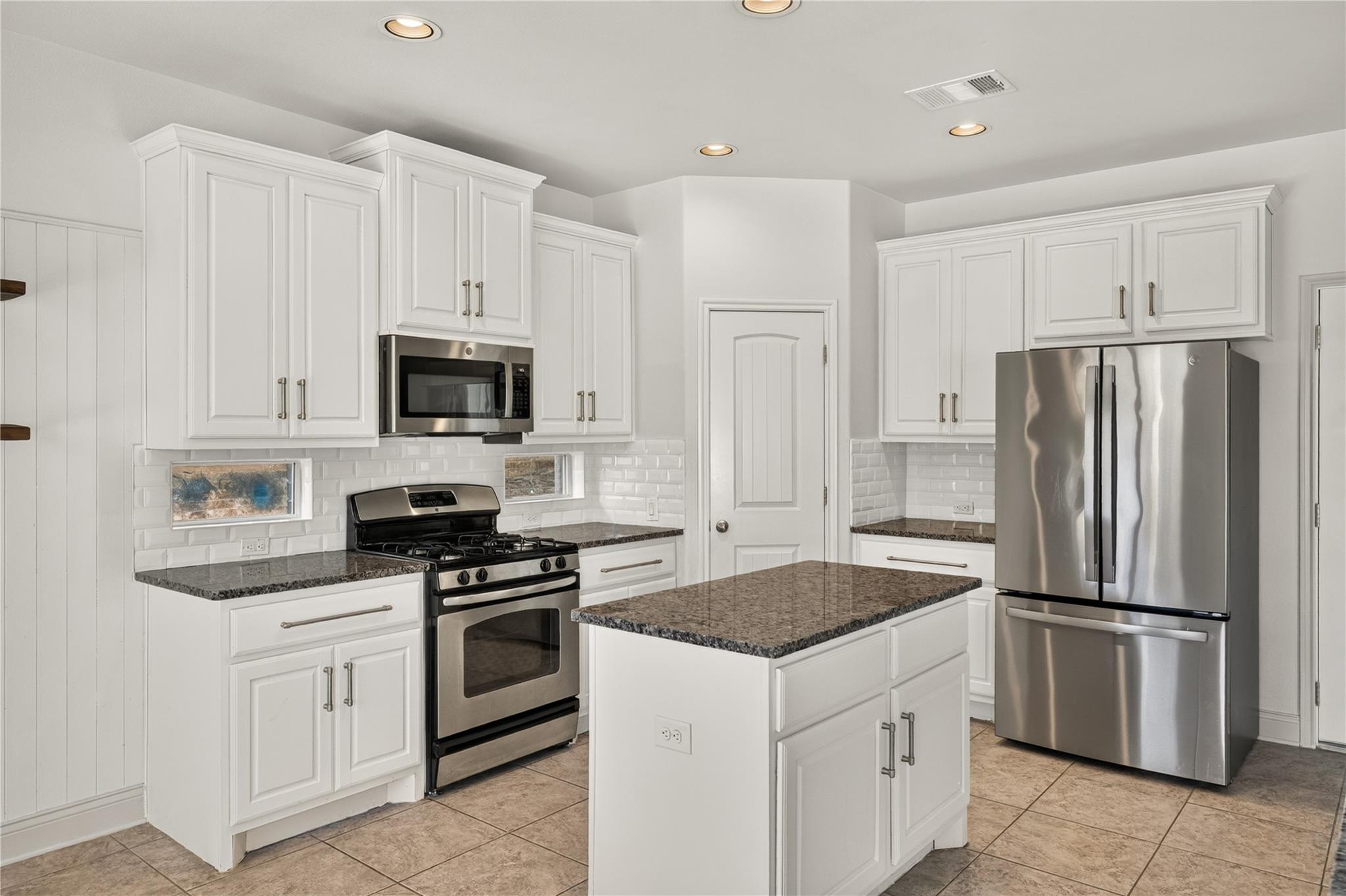 11005 Desert Willow LOOP, Austin TX 78748