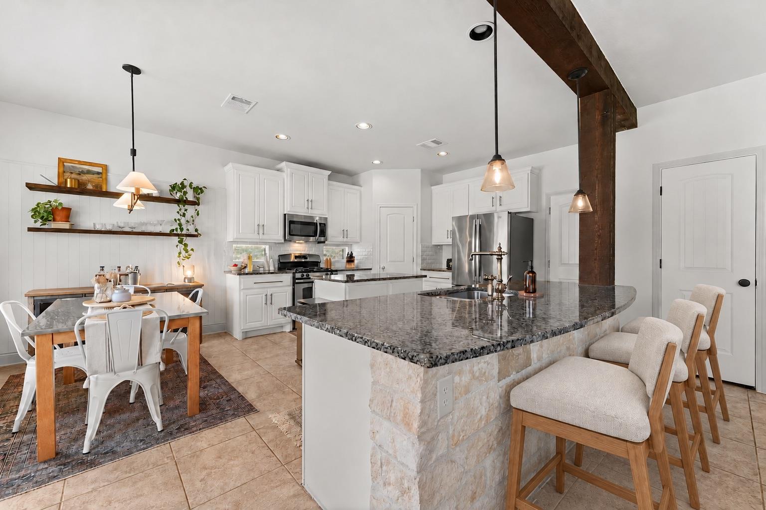 11005 Desert Willow LOOP, Austin TX 78748