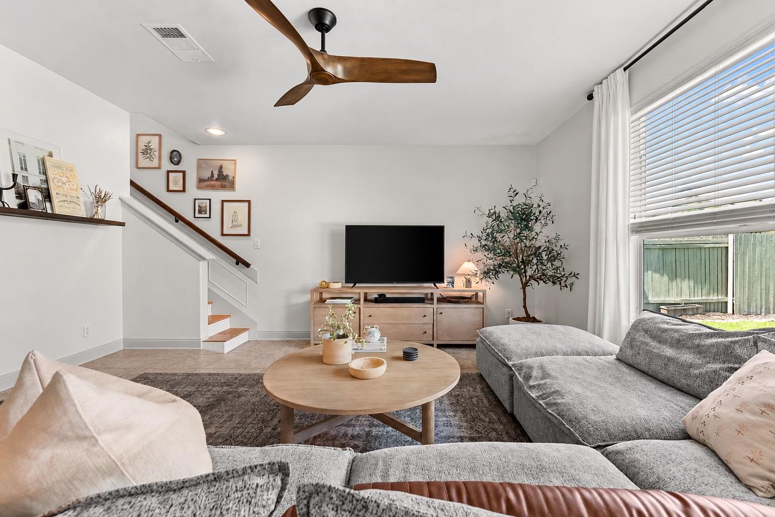 11005 Desert Willow LOOP, Austin TX 78748