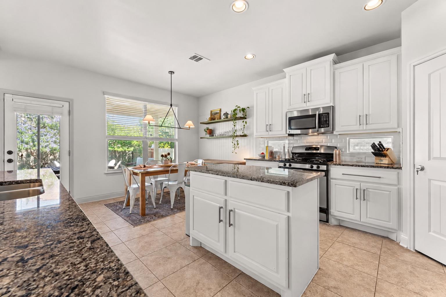 11005 Desert Willow LOOP, Austin TX 78748