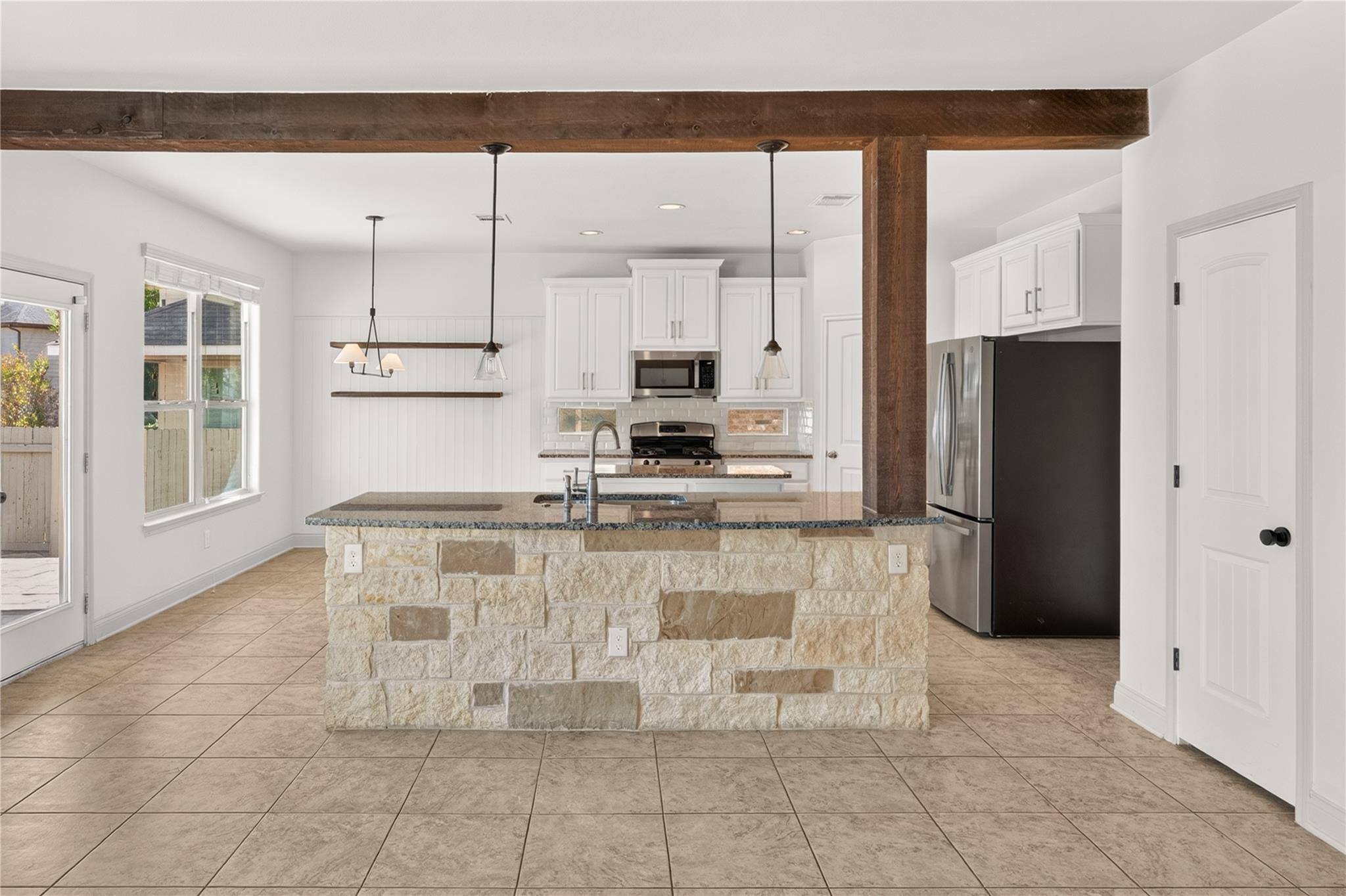 11005 Desert Willow LOOP, Austin TX 78748