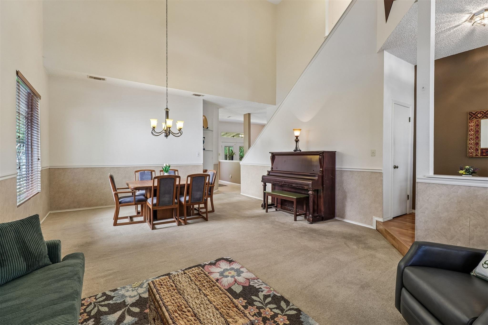 12513 Hunters Chase DR, Austin TX 78729