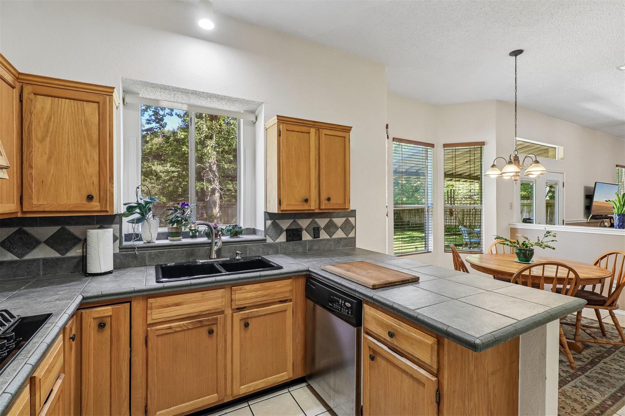 12513 Hunters Chase DR, Austin TX 78729