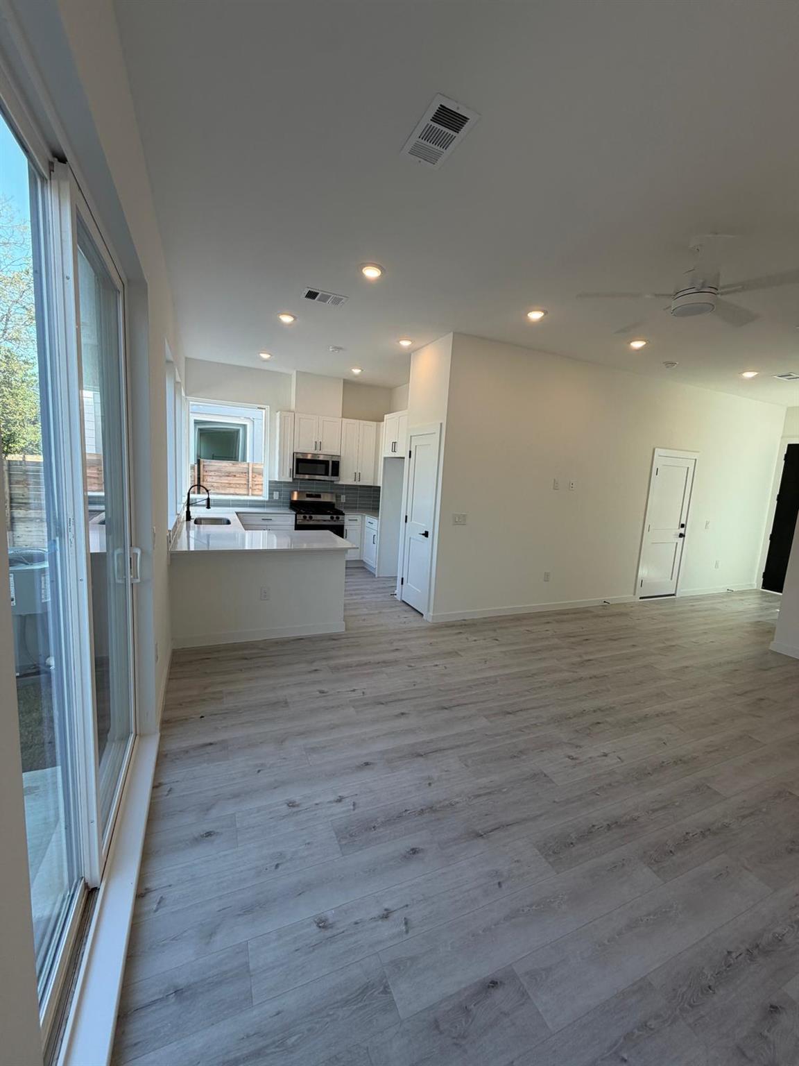 2000 Riverside Farms Road, Unit 12101 RD # 12101, Austin TX 78741
