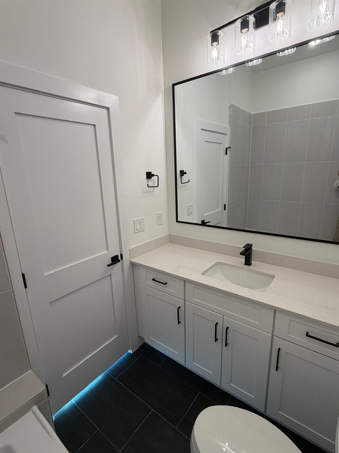 2000 Riverside Farms Road, Unit 12101 RD # 12101, Austin TX 78741