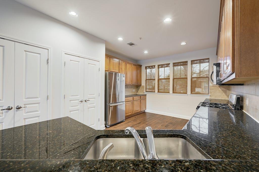 6701 Covered Bridge DR # 41, Austin TX 78736