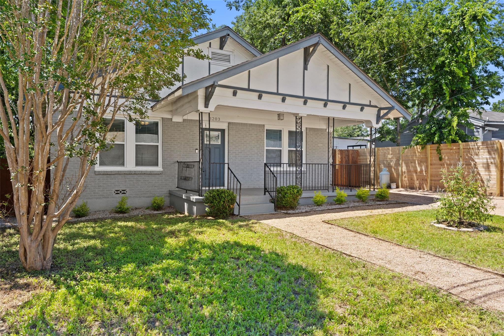 3203 E 18th ST, Austin TX 78721