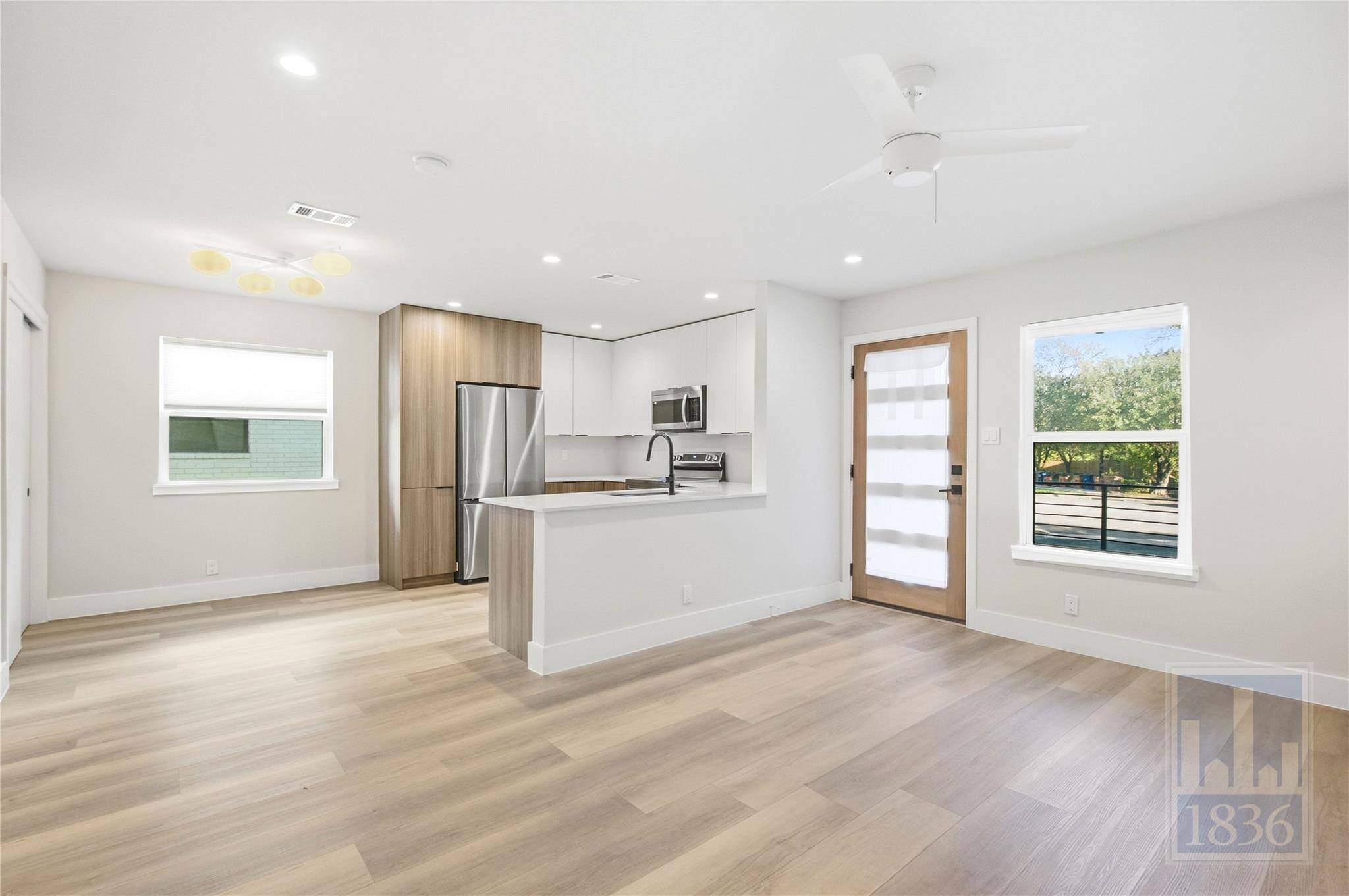 5304 Saint Georges GRN # B, Austin TX 78745