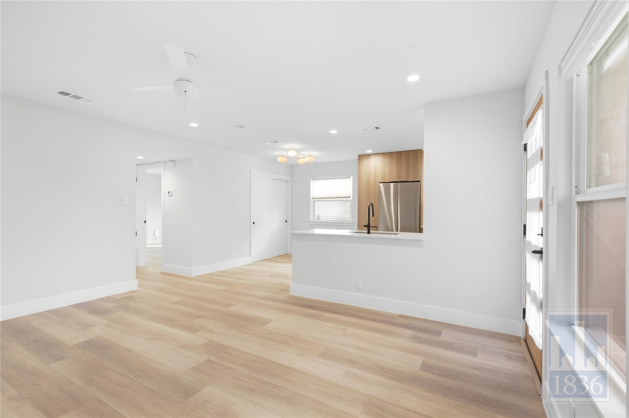 5304 Saint Georges GRN # B, Austin TX 78745