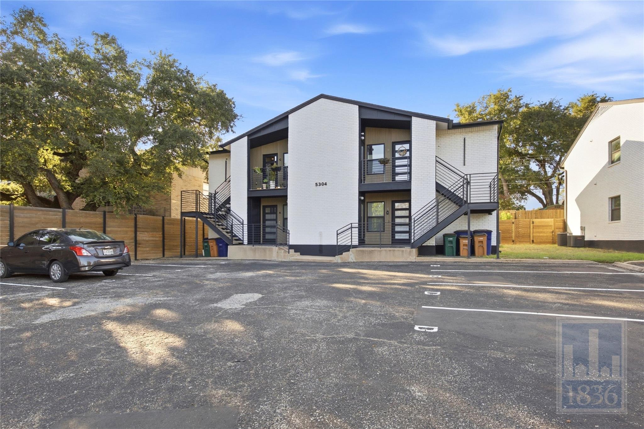 5304 Saint Georges GRN # B, Austin TX 78745