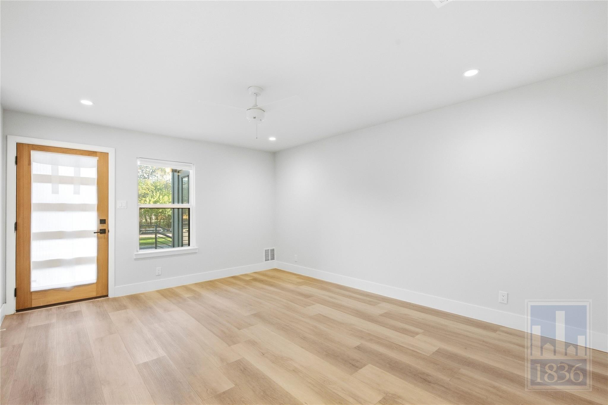 5304 Saint Georges GRN # B, Austin TX 78745
