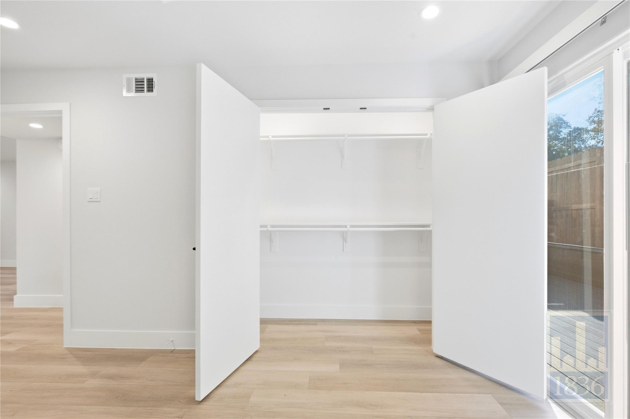 5304 Saint Georges GRN # B, Austin TX 78745